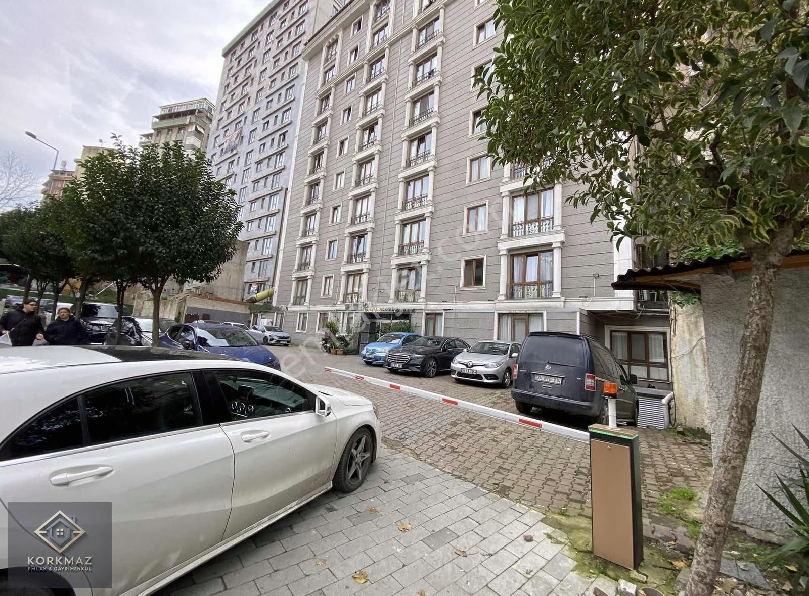 Şişli Mecidiyeköy Mah Otoparklı Site İçinde Güzel Konumda 2+1 - Görsel 2