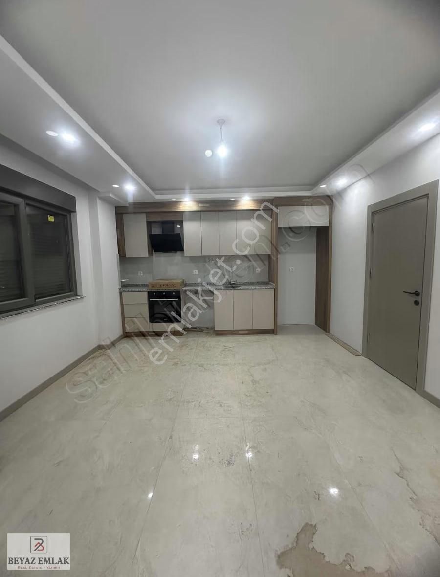 Beyaz Emlak'tan Kuzeyyaka Mah.de 1+1 Yüksek Giriş