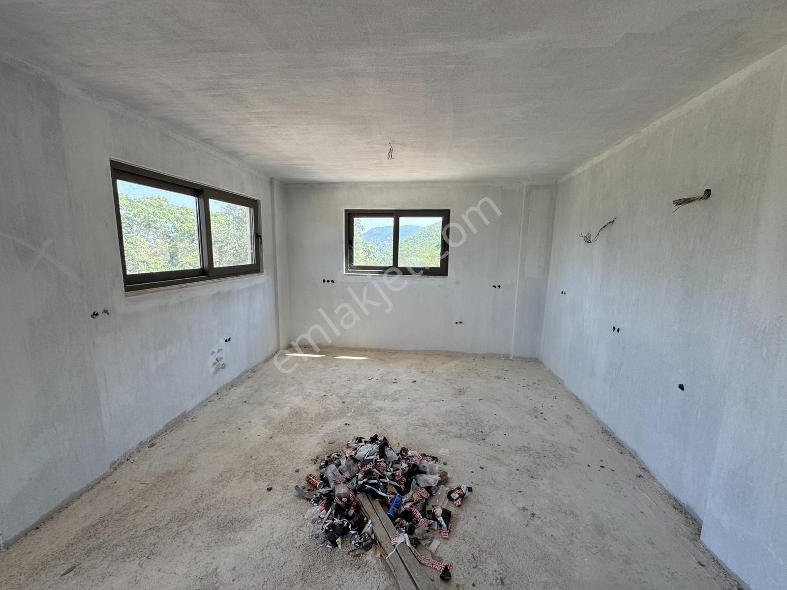 Kaş Ahatlı Mahallesinde İçinde Ev Olan Satılık Arsa | Soft Emlak - Görsel 9