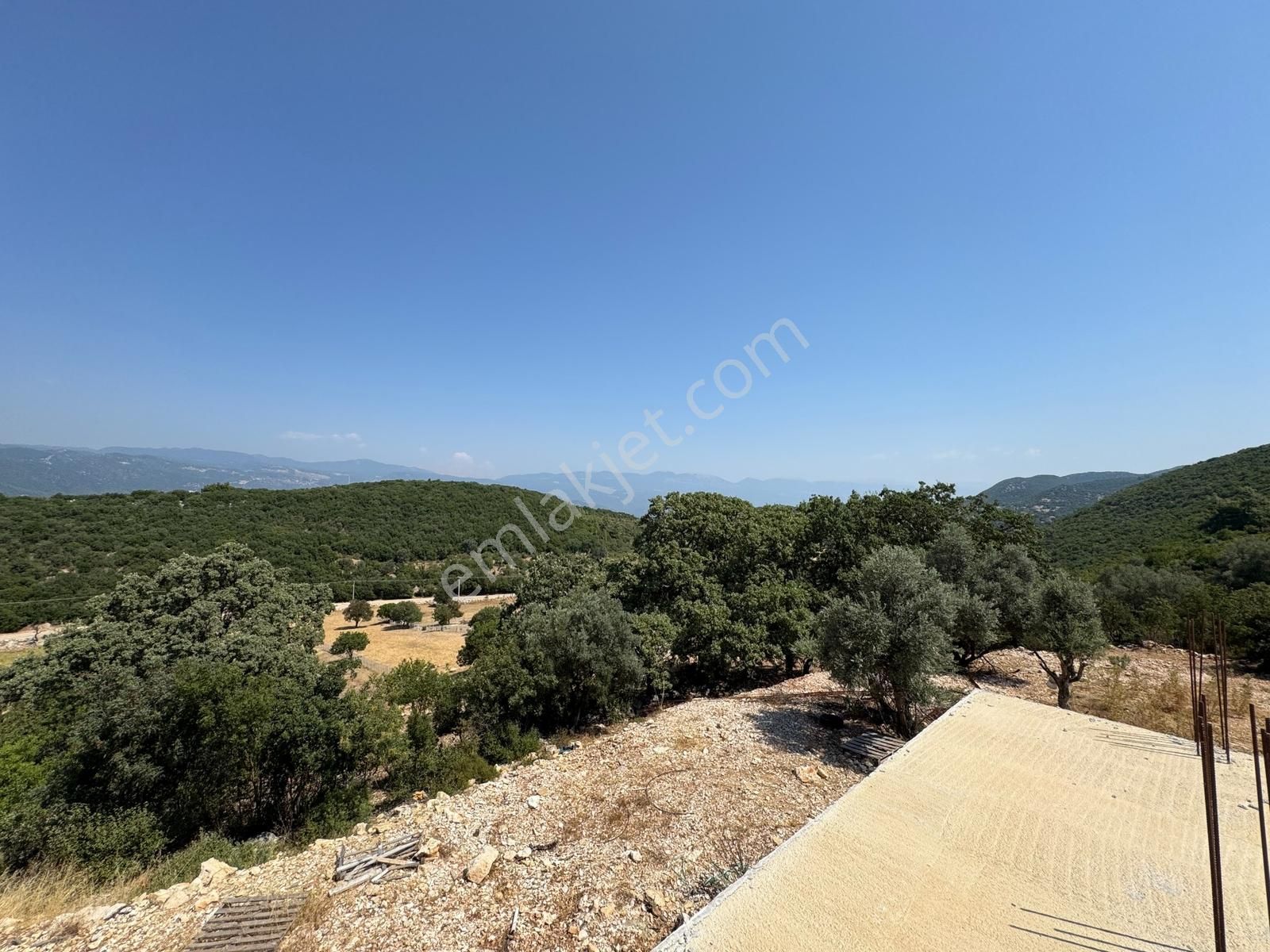 Kaş Ahatlı Mahallesinde İçinde Ev Olan Satılık Arsa | Soft Emlak - Görsel 30