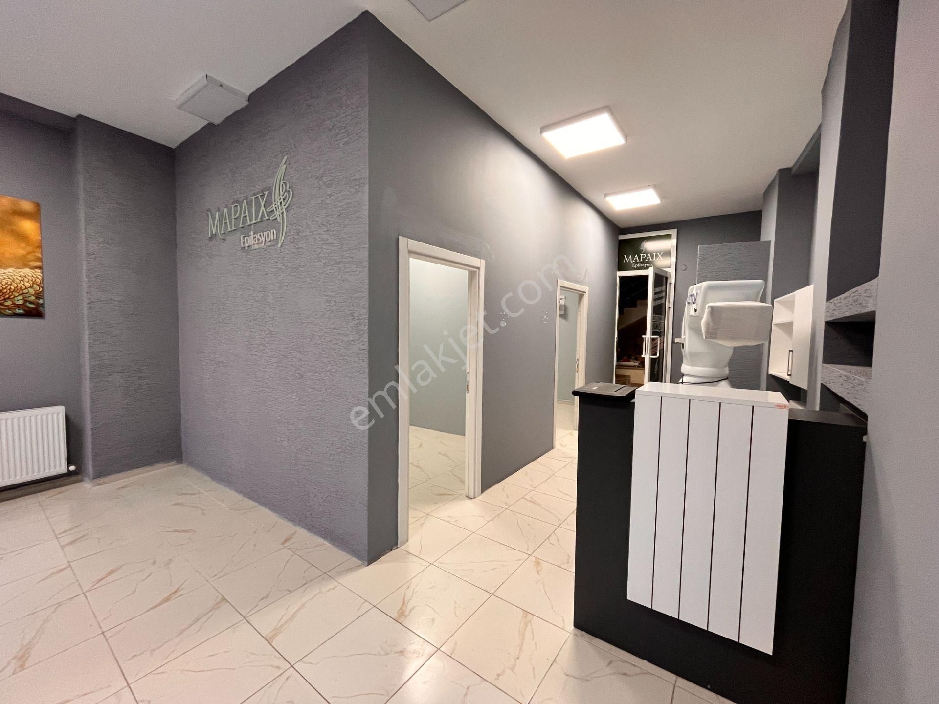 Trabzon Meydanda Kiralık Merkezi Konumda Dükkan - Görsel 8