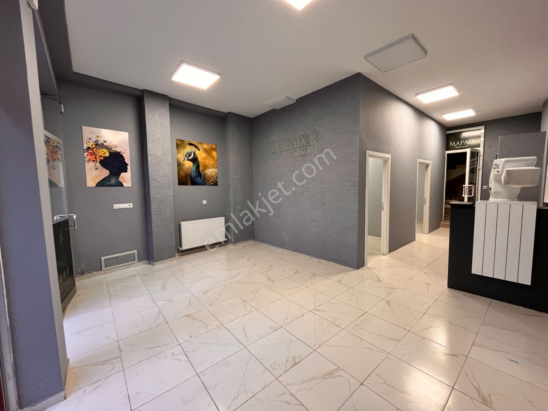 Trabzon Meydanda Kiralık Merkezi Konumda Dükkan - Görsel 6