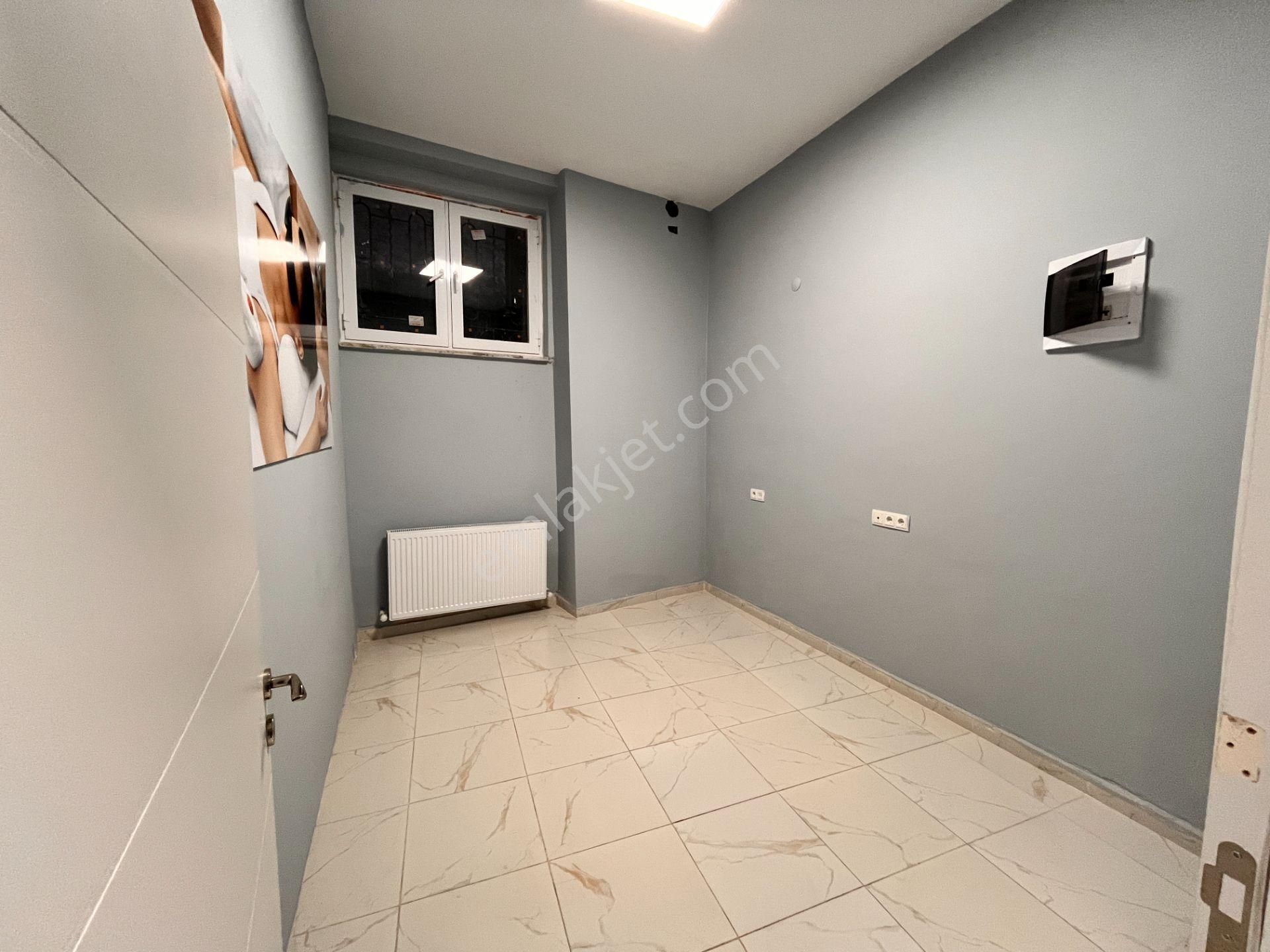Trabzon Meydanda Kiralık Merkezi Konumda Dükkan - Görsel 11