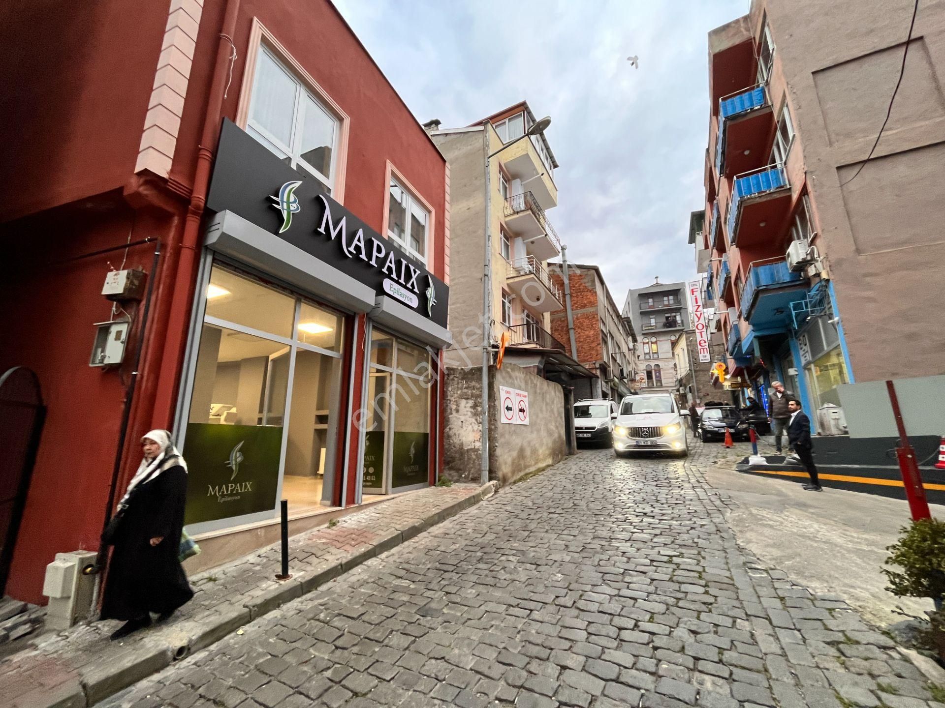 Trabzon Meydanda Kiralık Merkezi Konumda Dükkan - Görsel 4