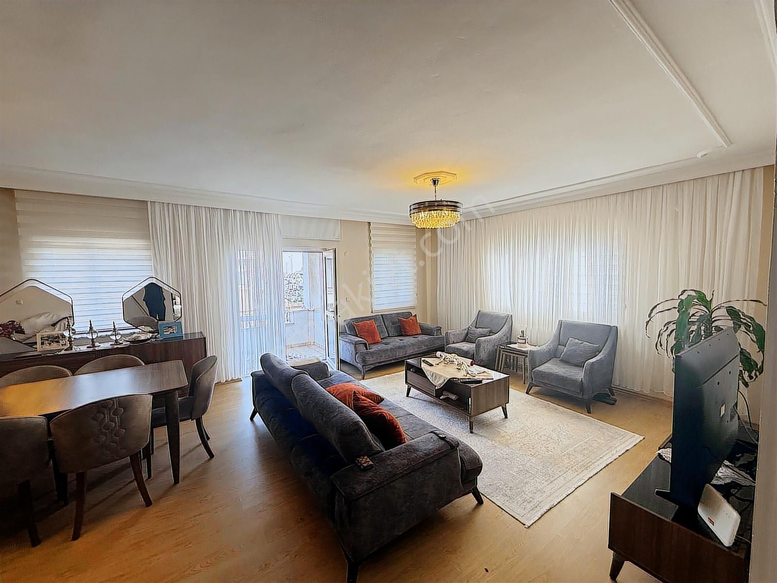 Bahçeşehir Boğazköy Villalar Mevkisinde 160m2 3+1 Satılık Daire - Görsel 2