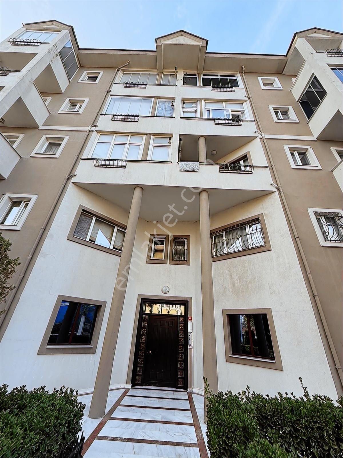 Bahçeşehir Boğazköy Villalar Mevkisinde 160m2 3+1 Satılık Daire