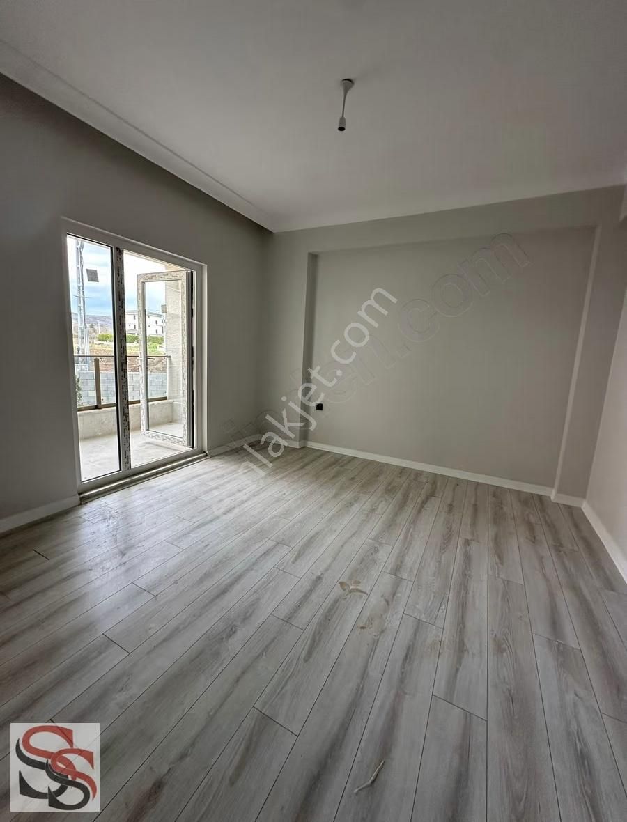 Tekeler'de Site İçi Oturuma Hazır Kapalı Garajlı 3.kat 3+1 Daire - Görsel 34