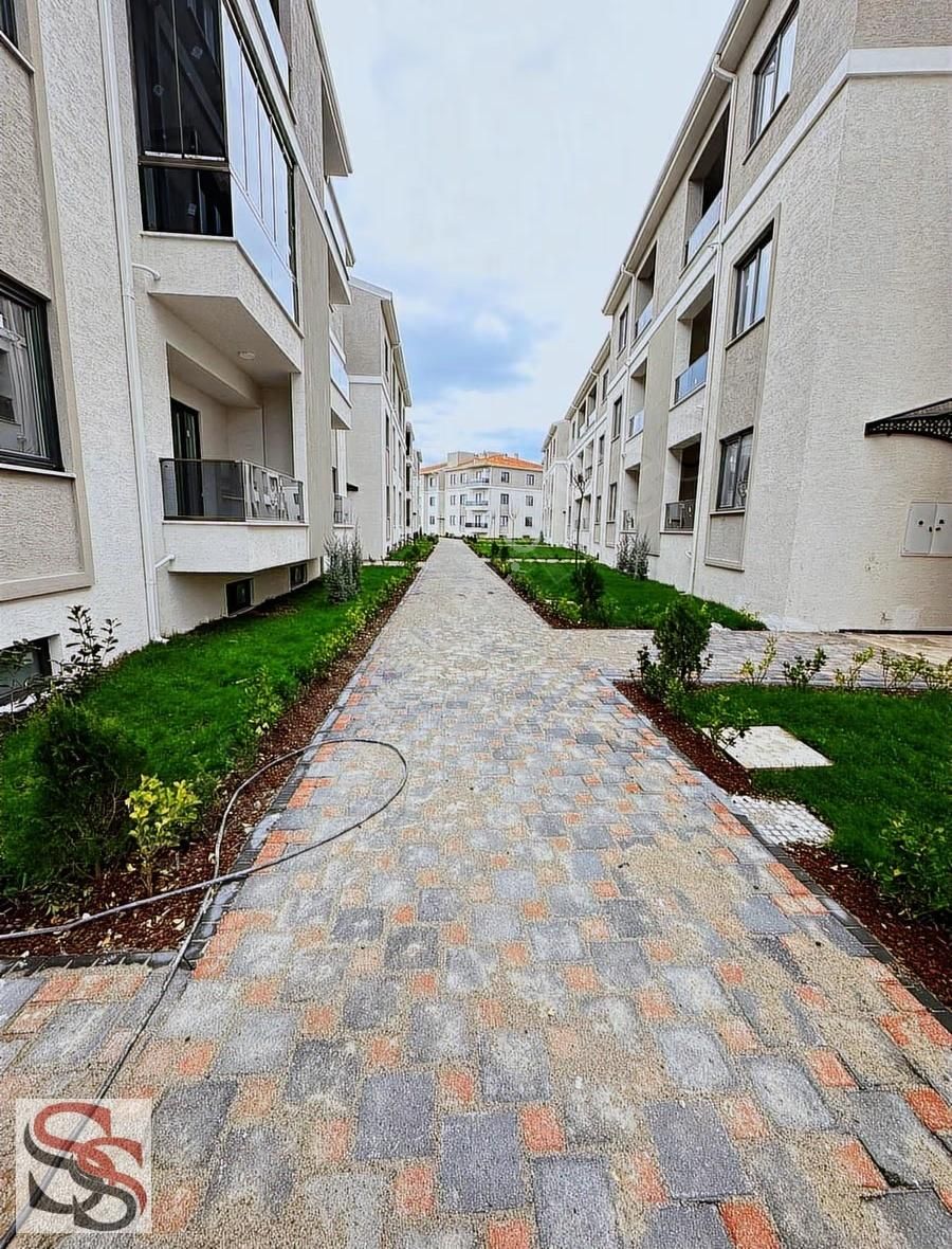 Tekeler'de Site İçi Oturuma Hazır Kapalı Garajlı 3.kat 3+1 Daire - Görsel 33