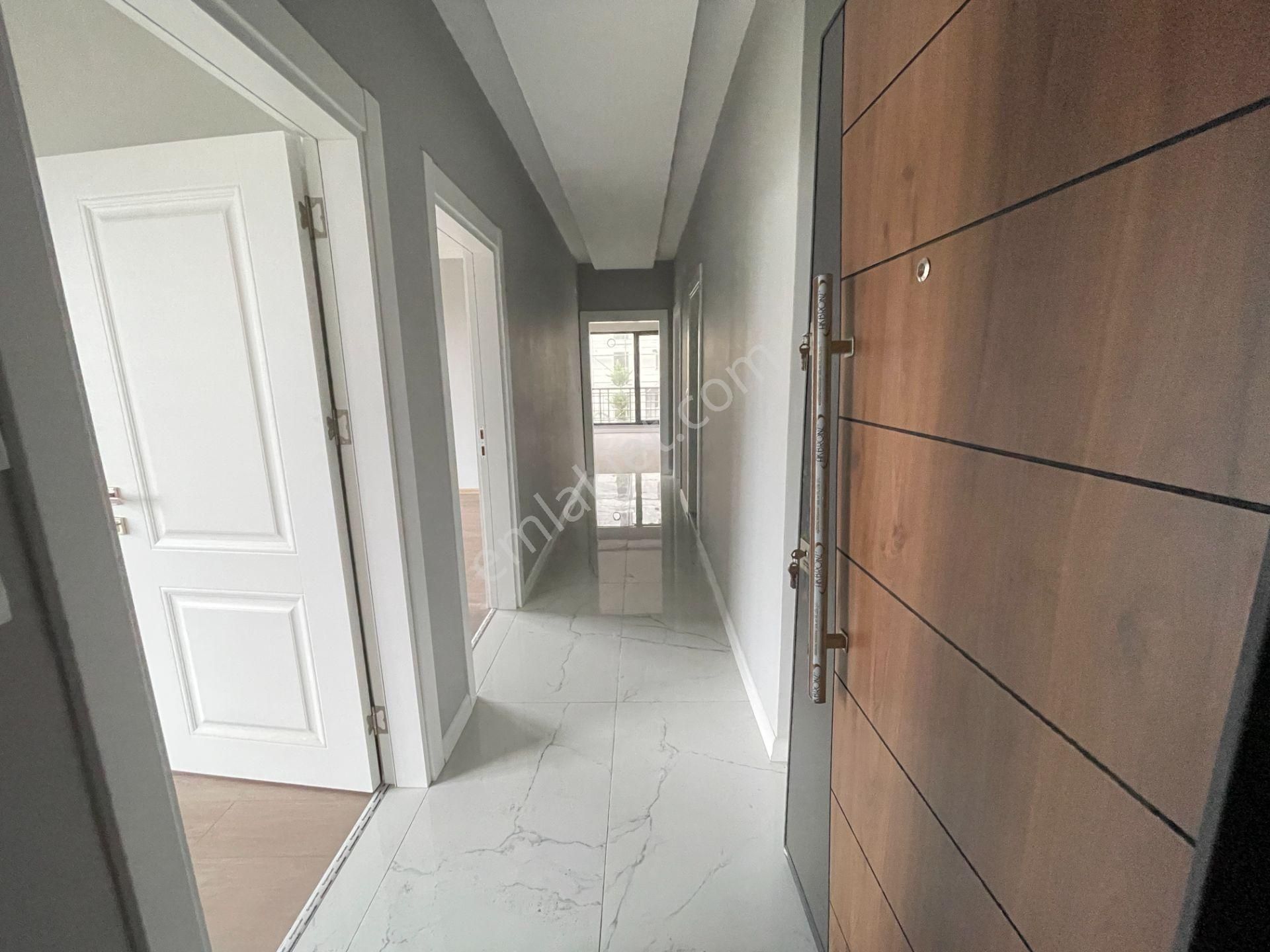 Beşirli Merkezi Konumda 60 M² Bahçe Alanına Sahip Satılık Daire