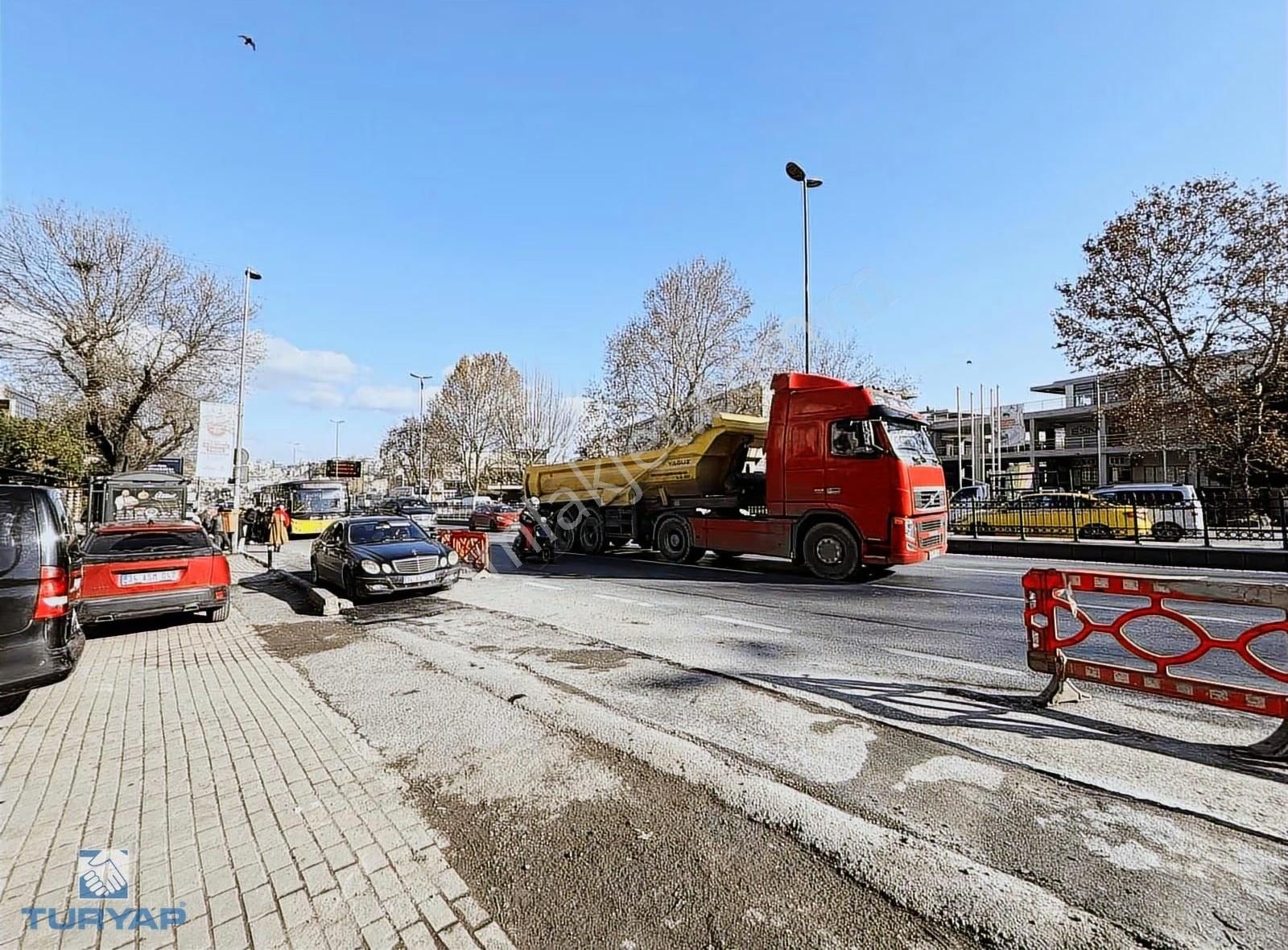 Atatürk Bulvarı Üzeri Ünlü İş Merkezinde Satılık / Dükkanlar - Görsel 7
