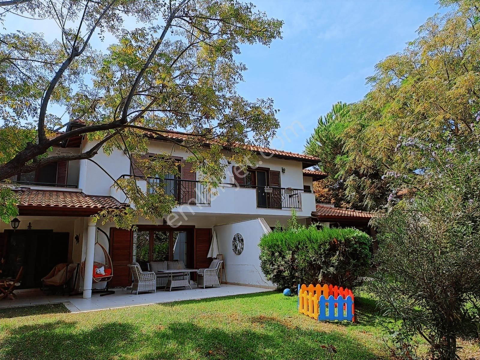 Kuşadası Jappa Green Village Sitesinde Satılık 3+1 Lüks Villa - Görsel 34