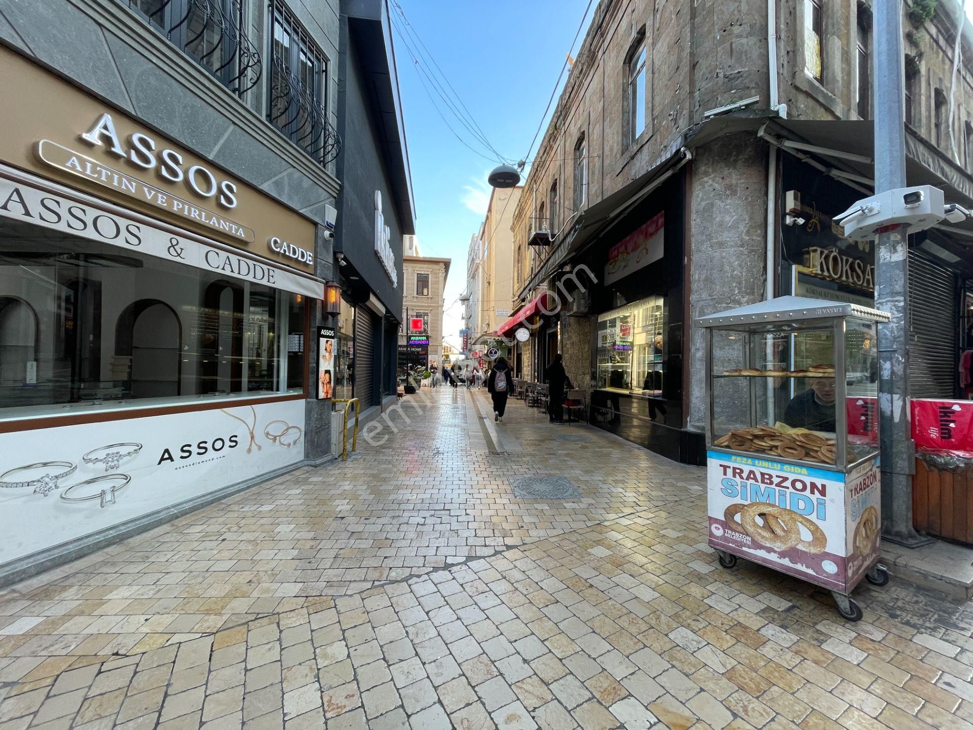 Kemerkaya'nın En İşlek Caddesinde Satılık Komple Bina - Görsel 15