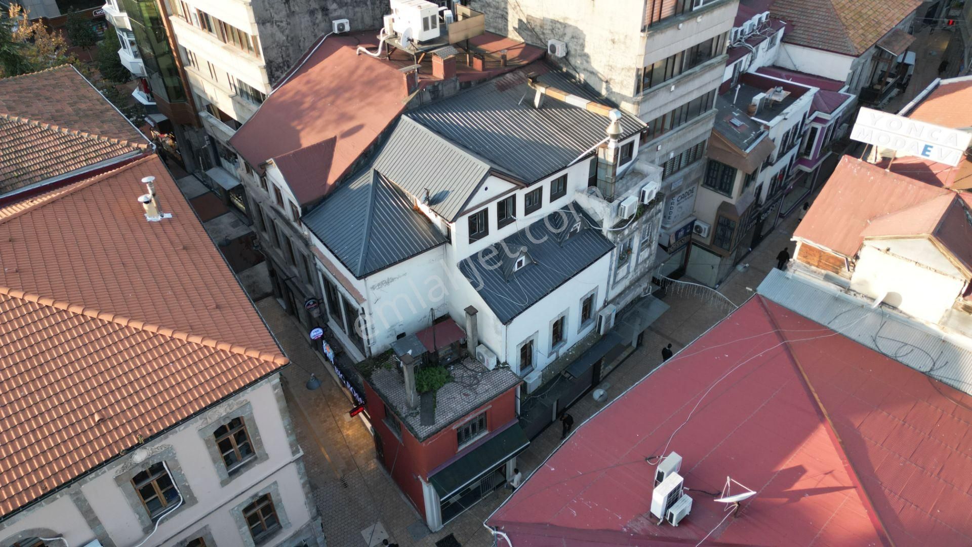 Kemerkaya'nın En İşlek Caddesinde Satılık Komple Bina - Görsel 3