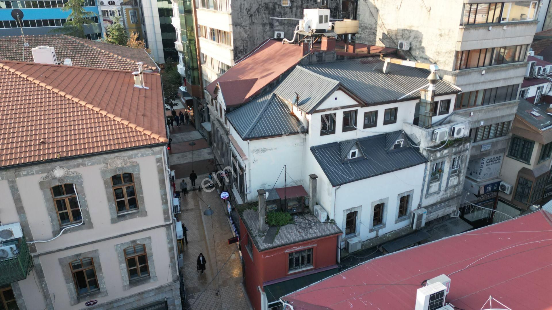 Kemerkaya'nın En İşlek Caddesinde Satılık Komple Bina - Görsel 5