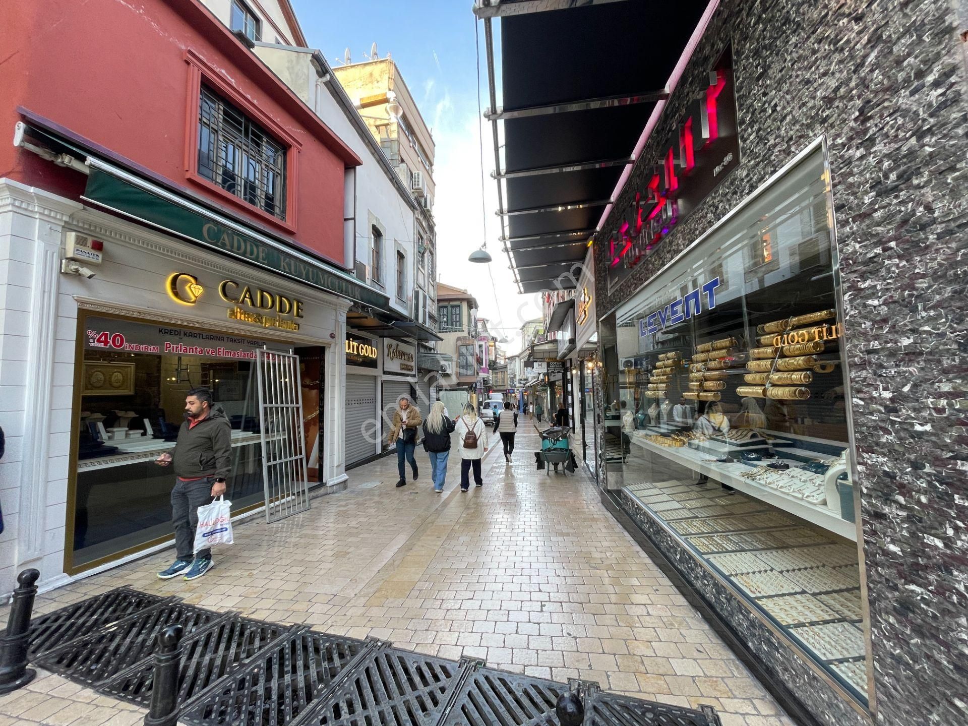 Kemerkaya'nın En İşlek Caddesinde Satılık Komple Bina - Görsel 16