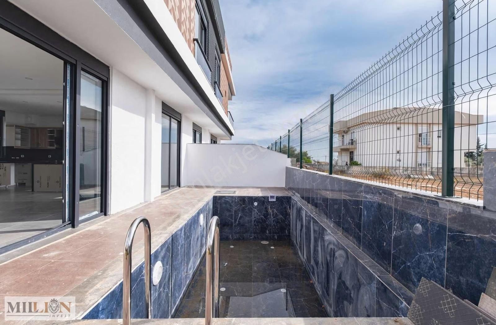 Aksu Karaçalı'da Müstakil 3+1 Havuzlu Villa - Görsel 15