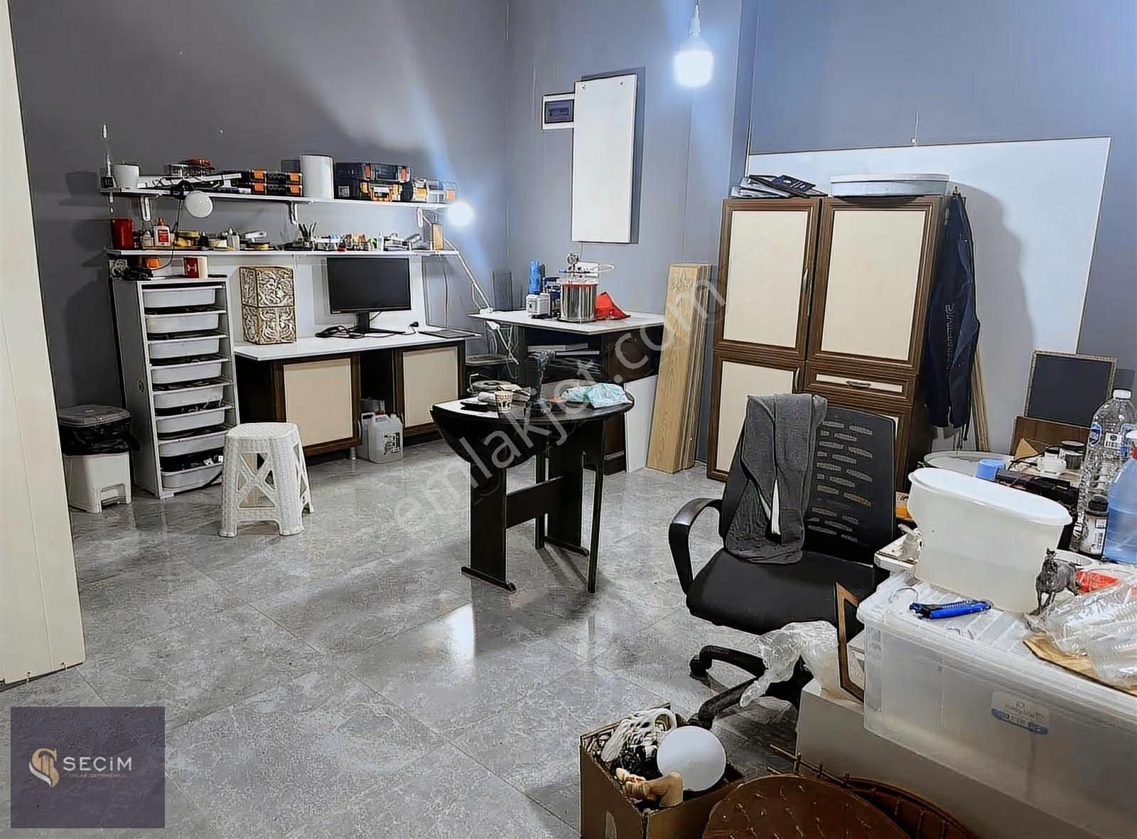 Seçim Emlak'tan Aydınlıkevler Çağdaş Sokak'ta Kiralık Ofis