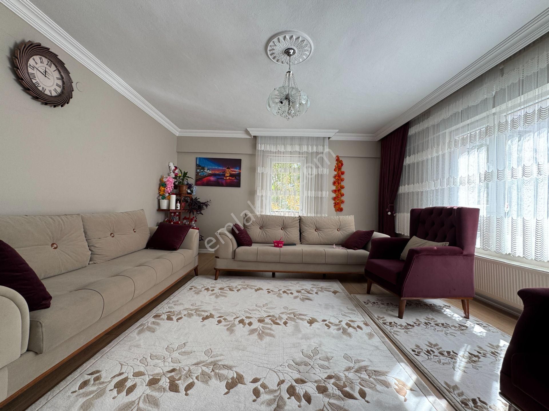 Pursaklar Mehmet Zengin Emlak'tan Merkezde 1.kot 2+1 Yapılı Masrafsız Daire - Görsel 2