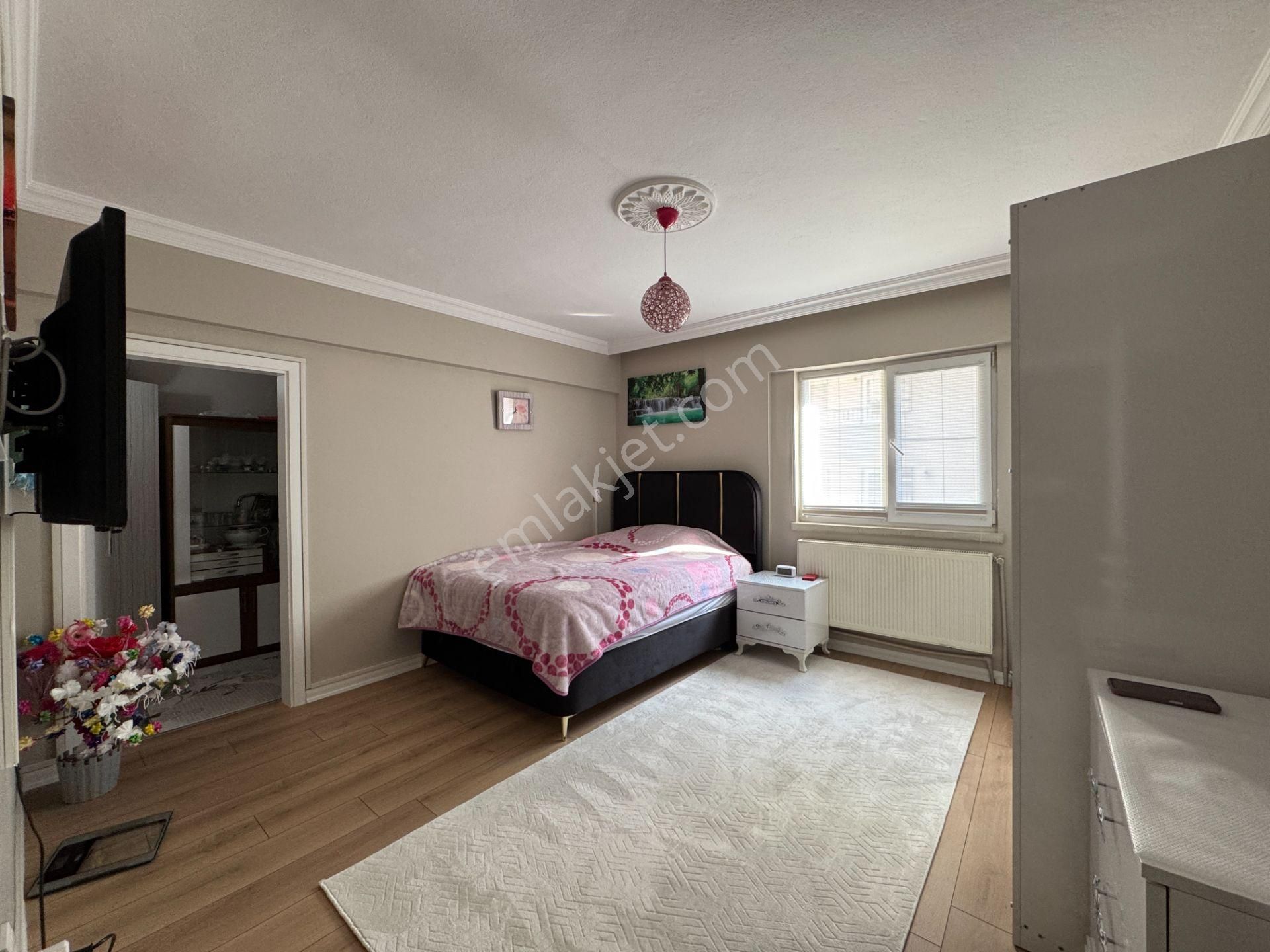 Pursaklar Mehmet Zengin Emlak'tan Merkezde 1.kot 2+1 Yapılı Masrafsız Daire - Görsel 14