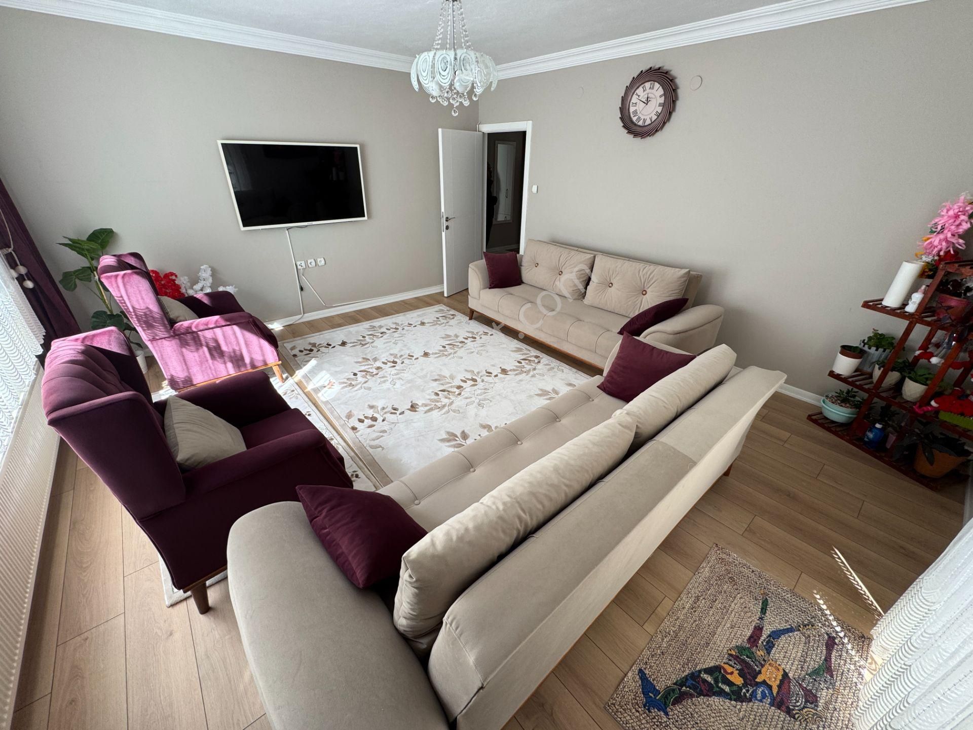 Pursaklar Mehmet Zengin Emlak'tan Merkezde 1.kot 2+1 Yapılı Masrafsız Daire - Görsel 7