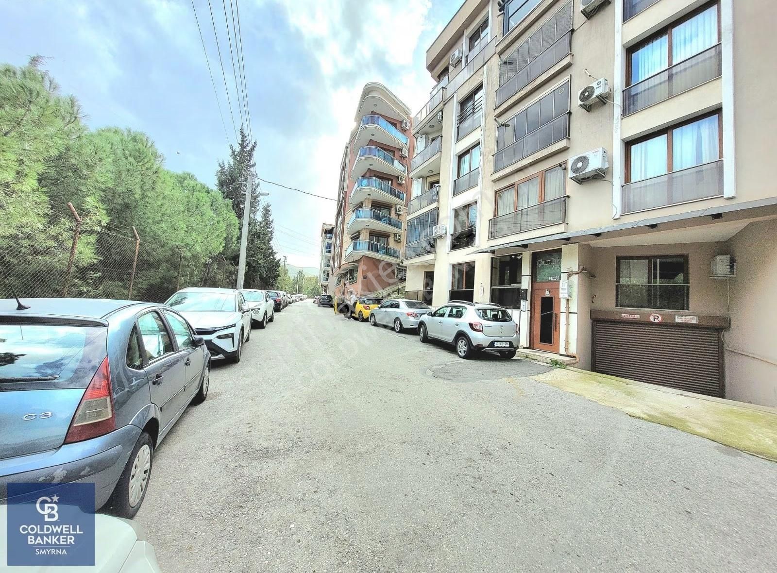 Poligon'da Genç Bina'da Asansörlü Otoparklı Satılık 2+1 Daire - Görsel 2