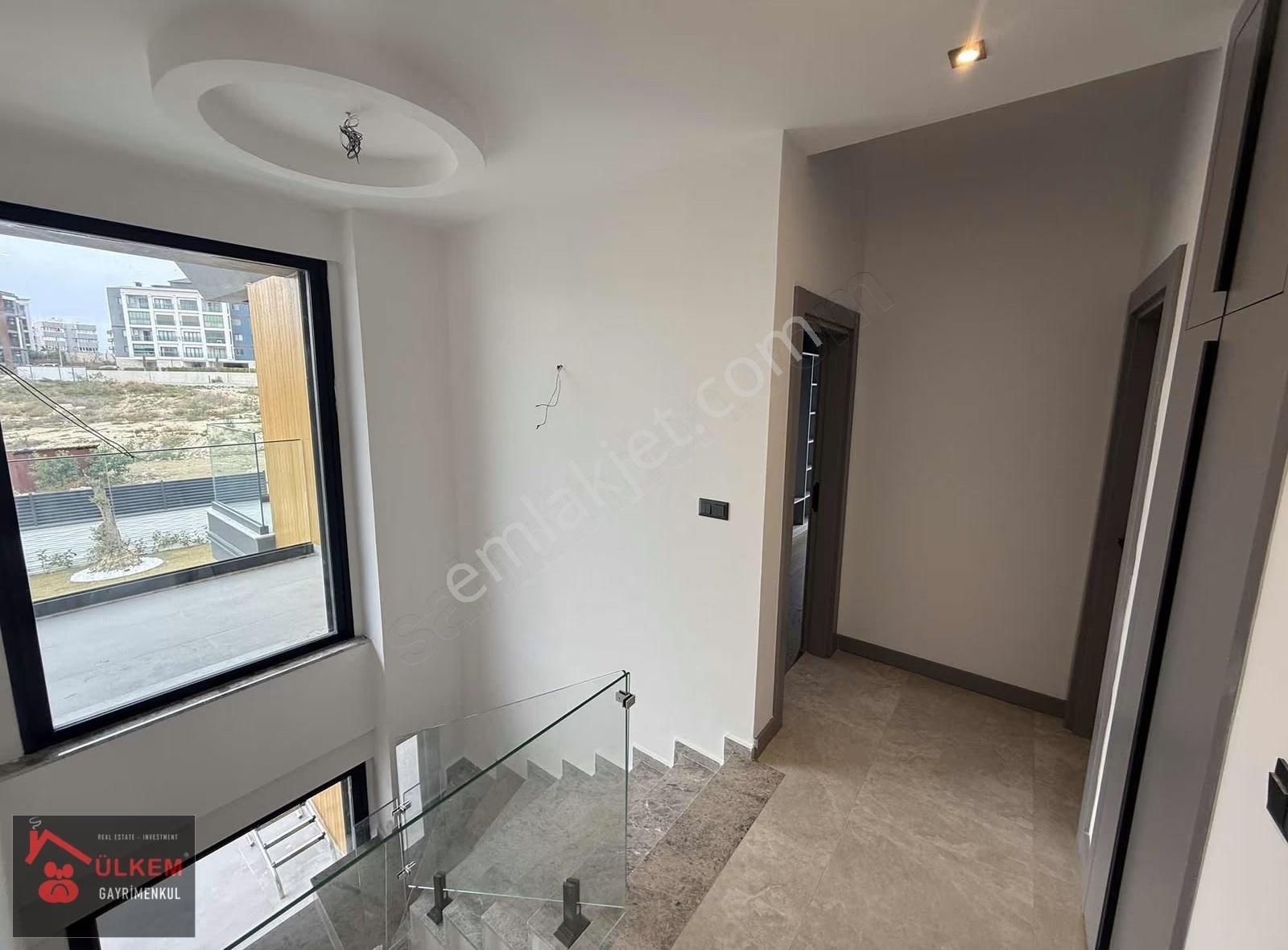 Kuşadası Merkez 6+1 Müstakil Özel Havuzlu 500m2 Bahçeli Villalar - Görsel 33