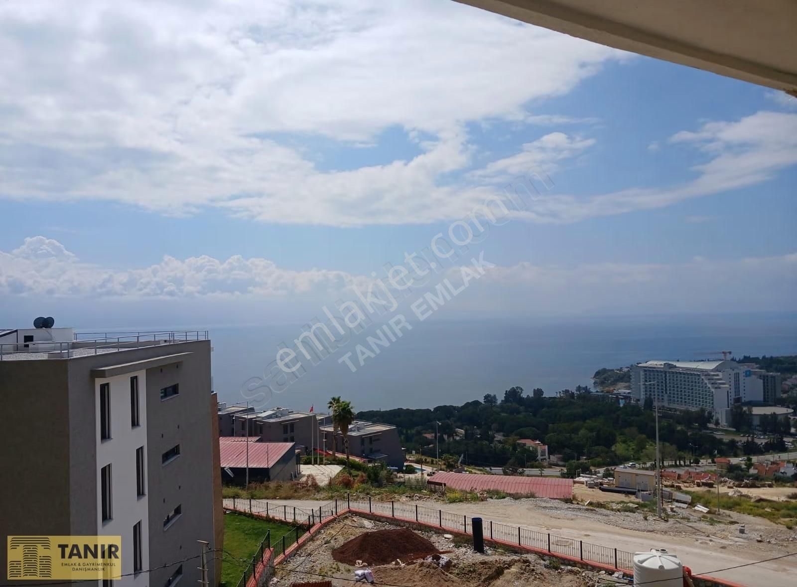 Kuşadası Royal Panorama Köşe Konumlu Deniz Manzaralı 3+1 Daire - Görsel 5