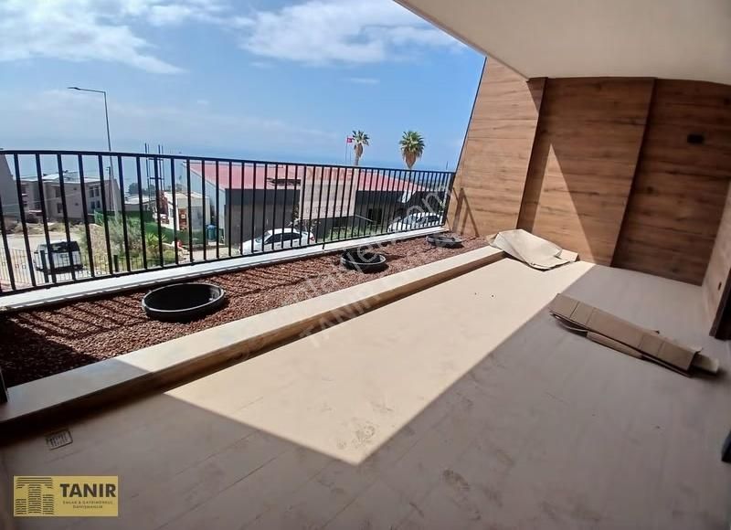 Kuşadası Royal Panorama Köşe Konumlu Deniz Manzaralı 3+1 Daire