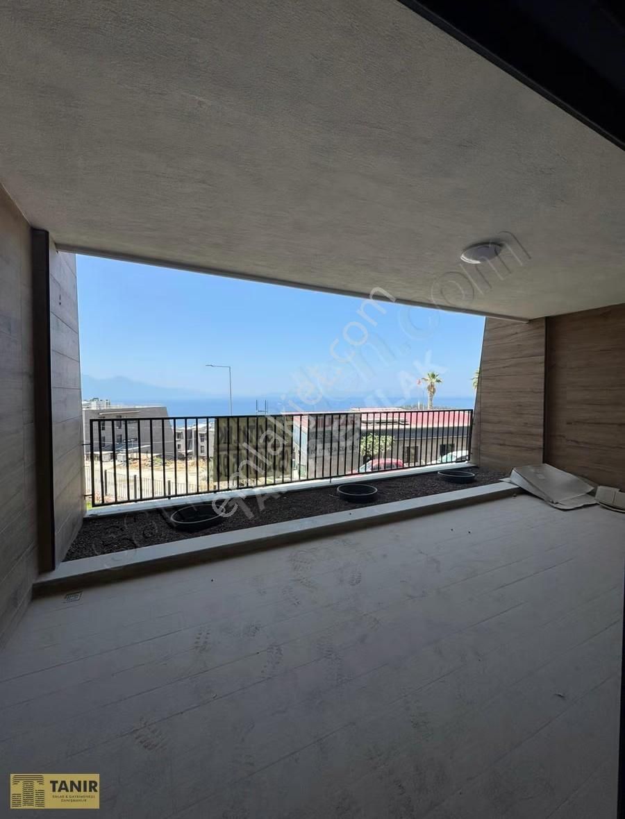 Kuşadası Royal Panorama Köşe Konumlu Deniz Manzaralı 3+1 Daire - Görsel 34