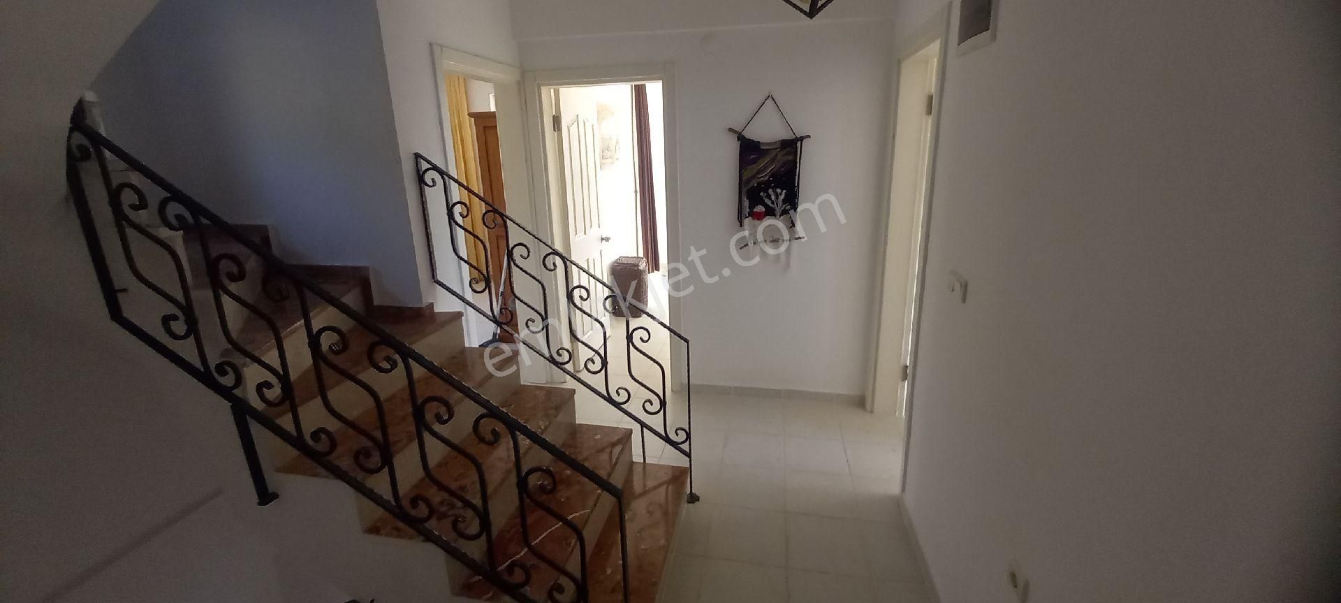 Yabancıdan Satılık Büyük, Bakımlı, Özel Havuzlu Müstakil Villa - Görsel 19