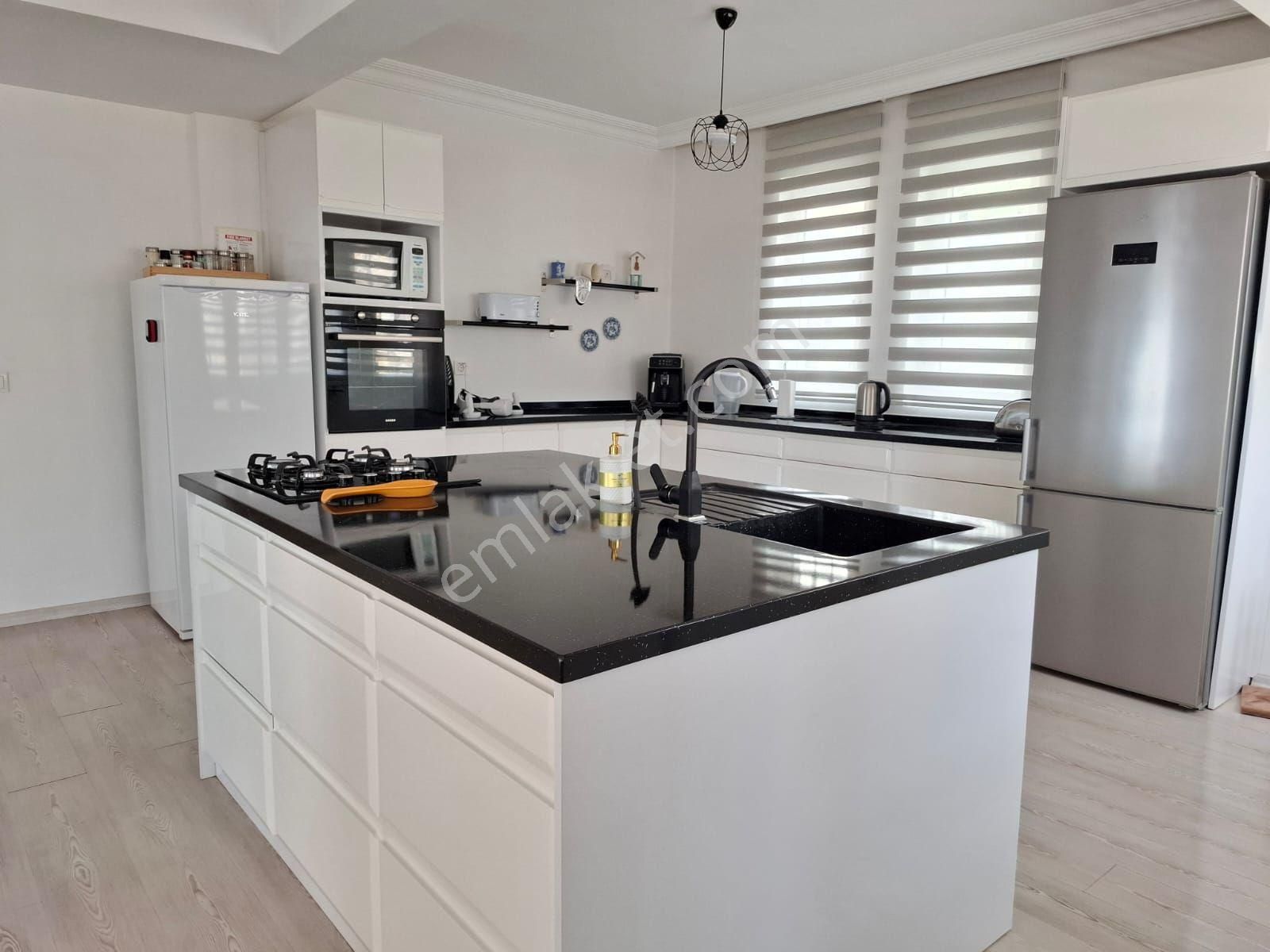 Yabancıdan Satılık Büyük, Bakımlı, Özel Havuzlu Müstakil Villa - Görsel 35