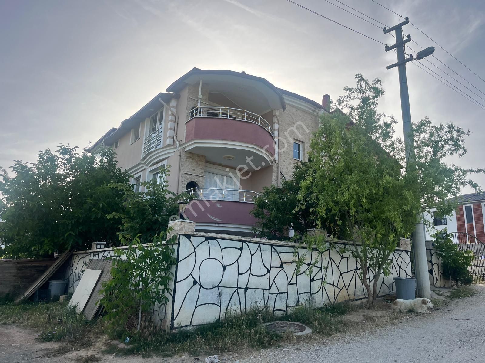 Çivril Akpınar Mah. 500 M2 Arsa İçinde 2 Katlı Satılık Müstakil Ev - Görsel 2