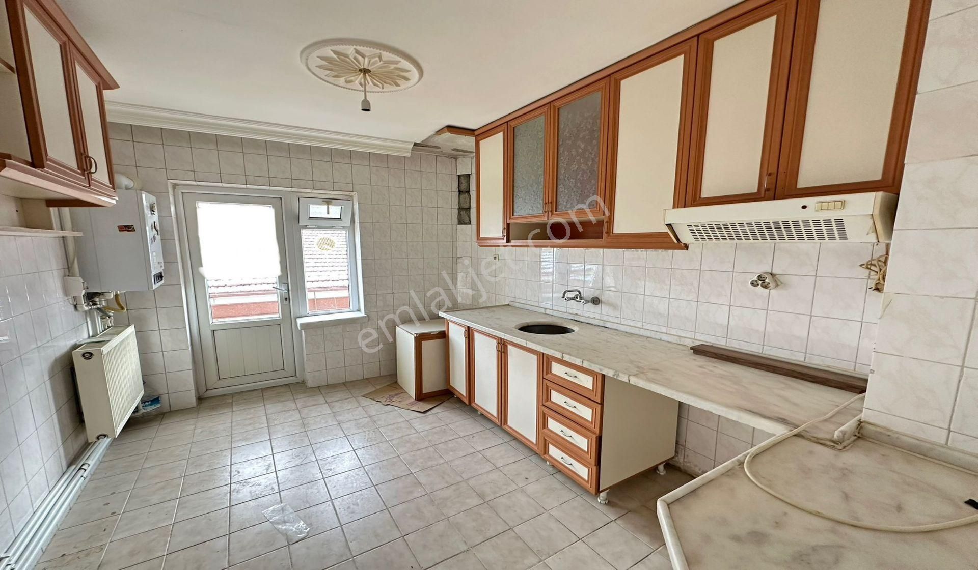 Pınarbaşı Hastaneler Yakını 3+1 Katta Bağımsız Kök Tapu - Görsel 2