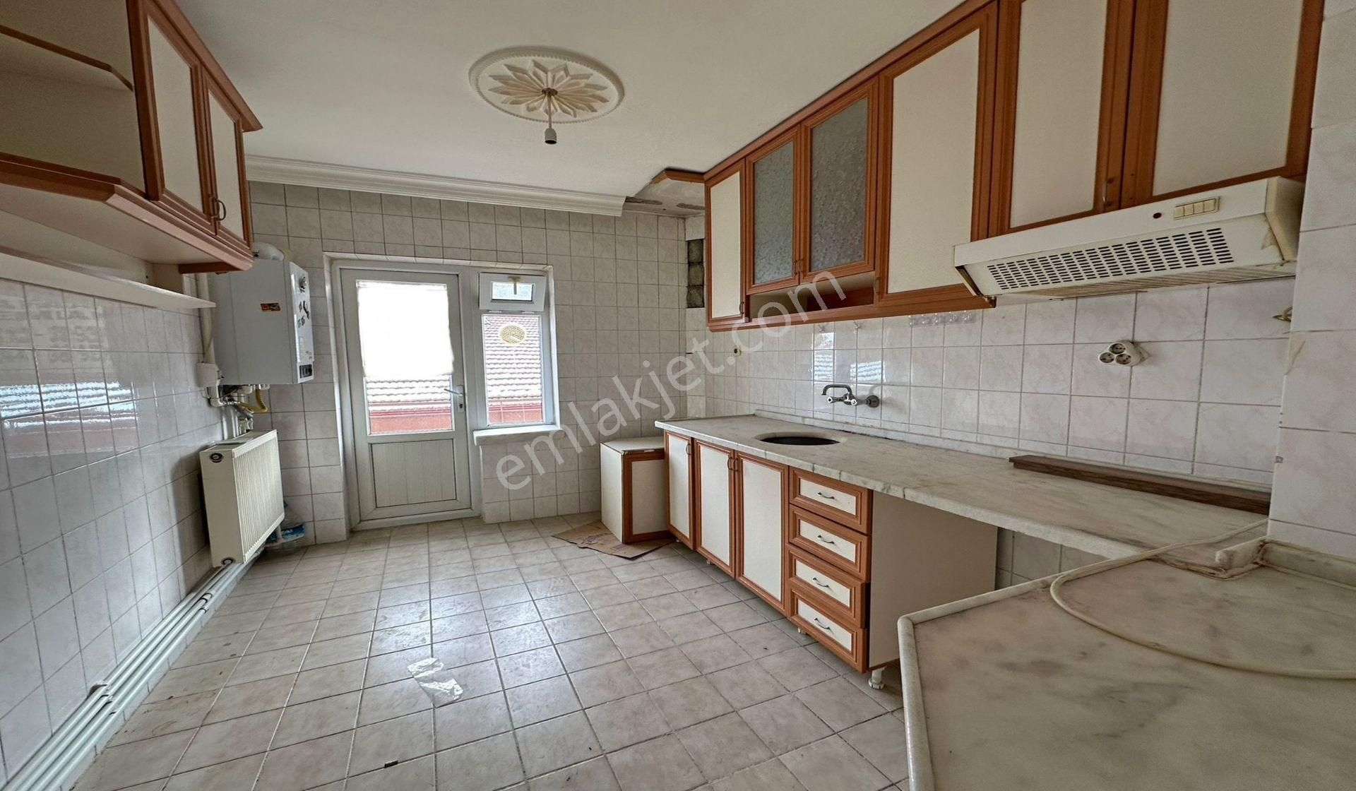 Pınarbaşı Hastaneler Yakını 3+1 Katta Bağımsız Kök Tapu - Görsel 3