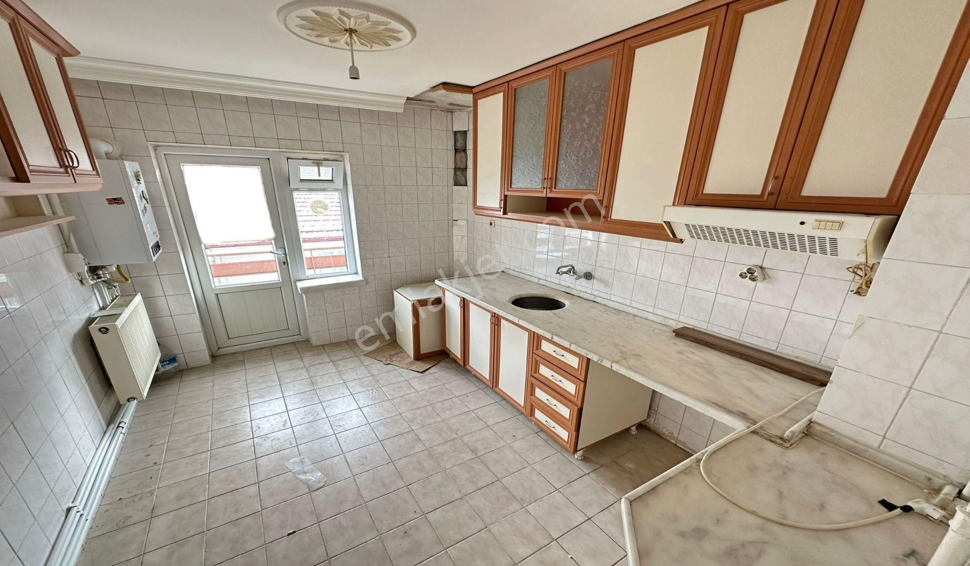 Pınarbaşı Hastaneler Yakını 3+1 Katta Bağımsız Kök Tapu