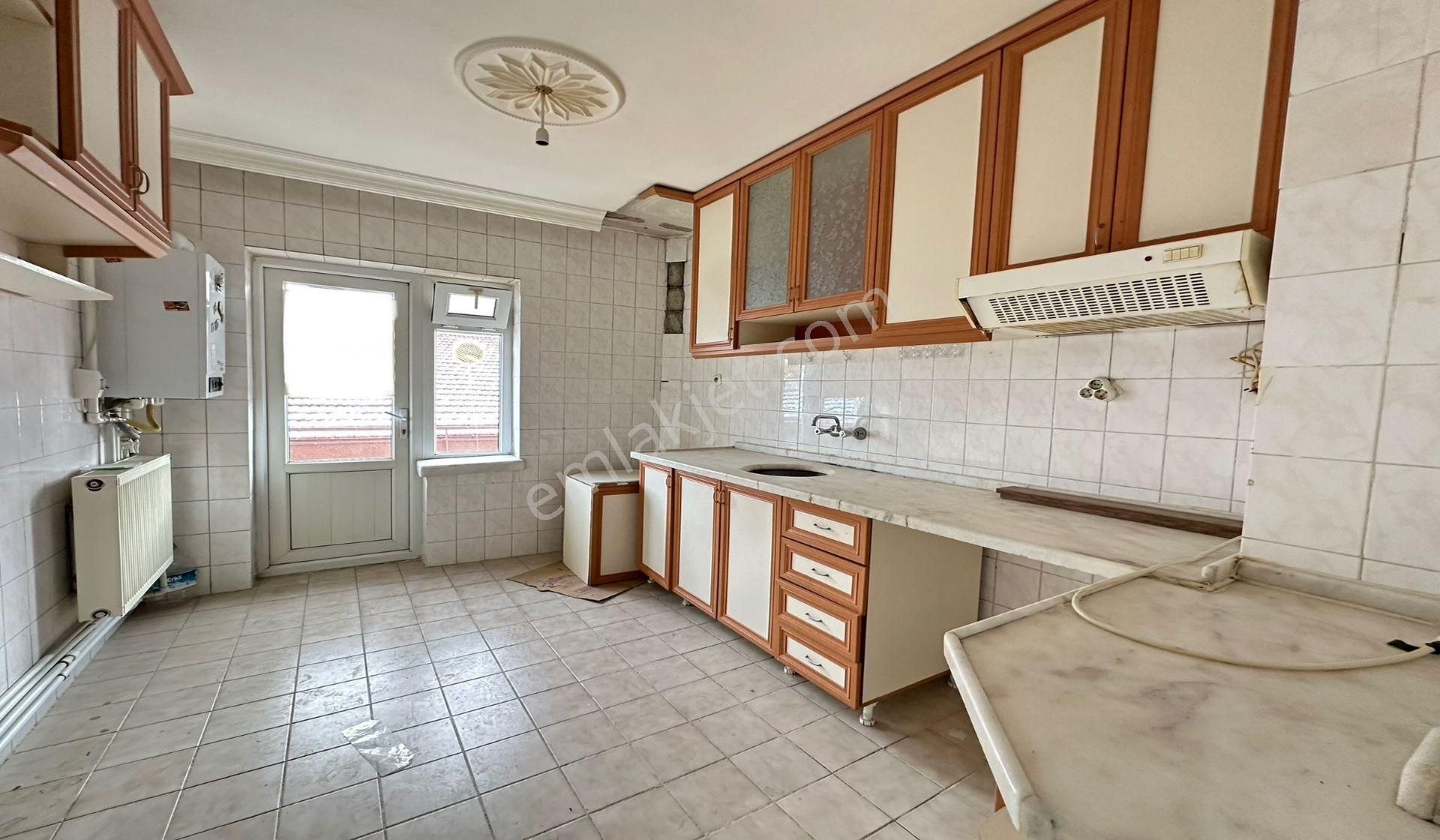 Pınarbaşı Hastaneler Yakını 3+1 Katta Bağımsız Kök Tapu - Görsel 4