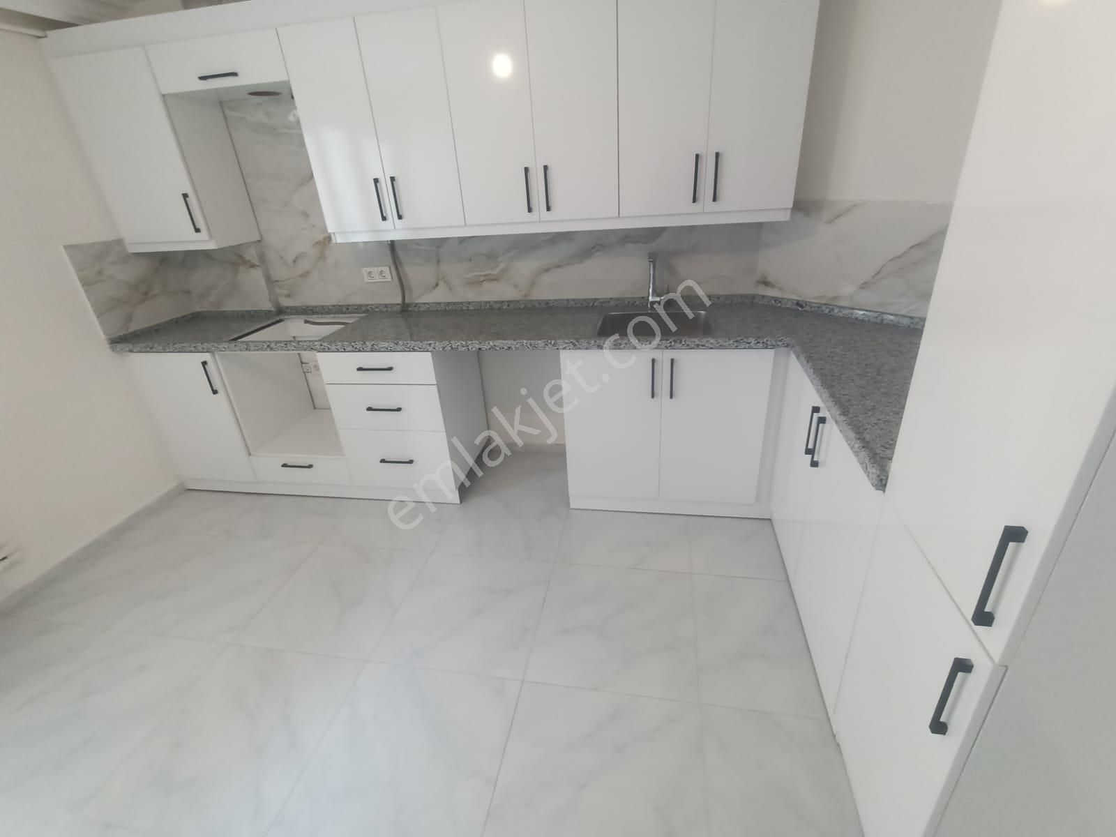 Latife Hanım Köşkü Cepheli Geniş 3+1 Masrafsız Köşe Daire - Görsel 26