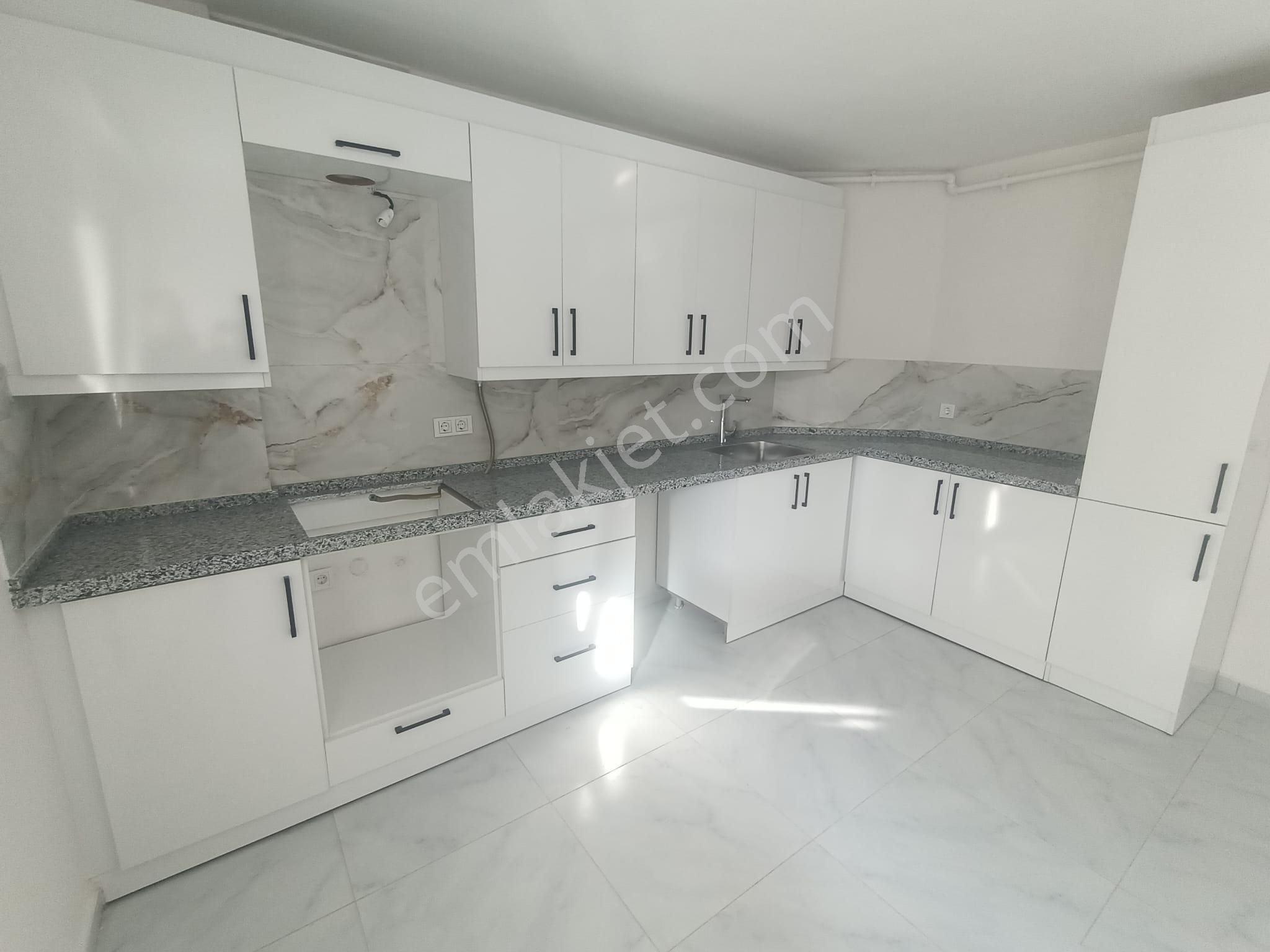 Latife Hanım Köşkü Cepheli Geniş 3+1 Masrafsız Köşe Daire - Görsel 16