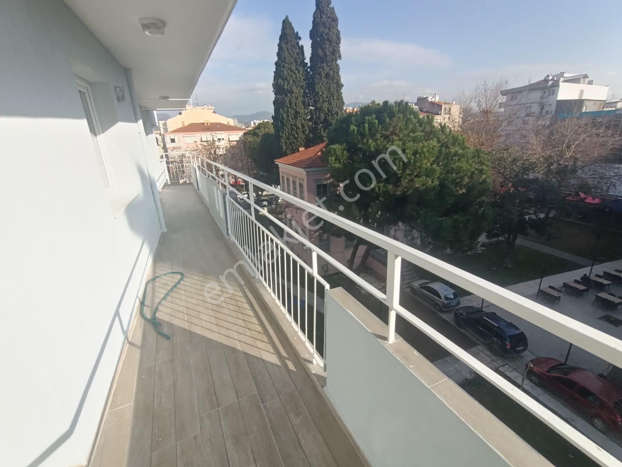 Latife Hanım Köşkü Cepheli Geniş 3+1 Masrafsız Köşe Daire - Görsel 7