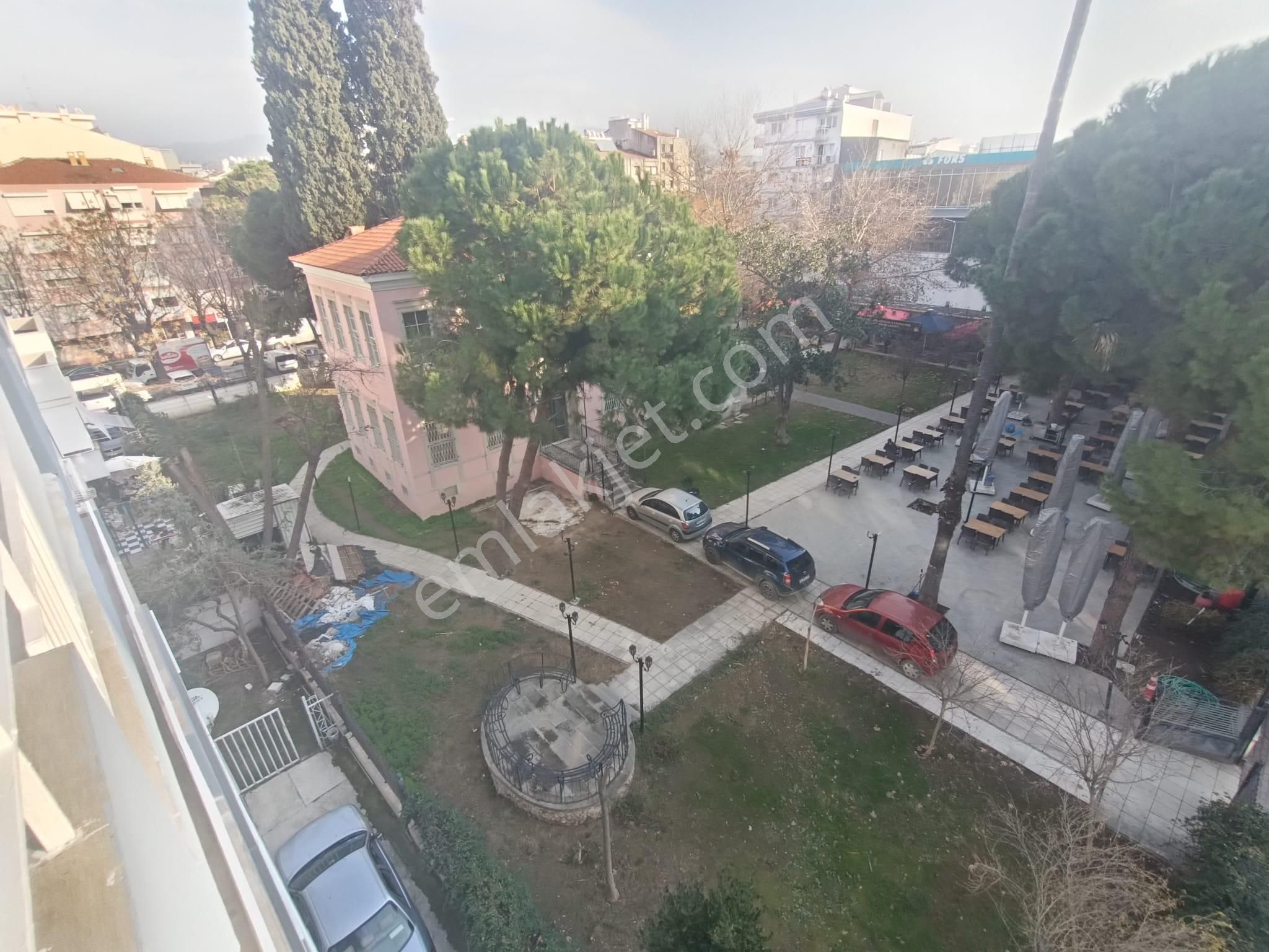 Latife Hanım Köşkü Cepheli Geniş 3+1 Masrafsız Köşe Daire - Görsel 9