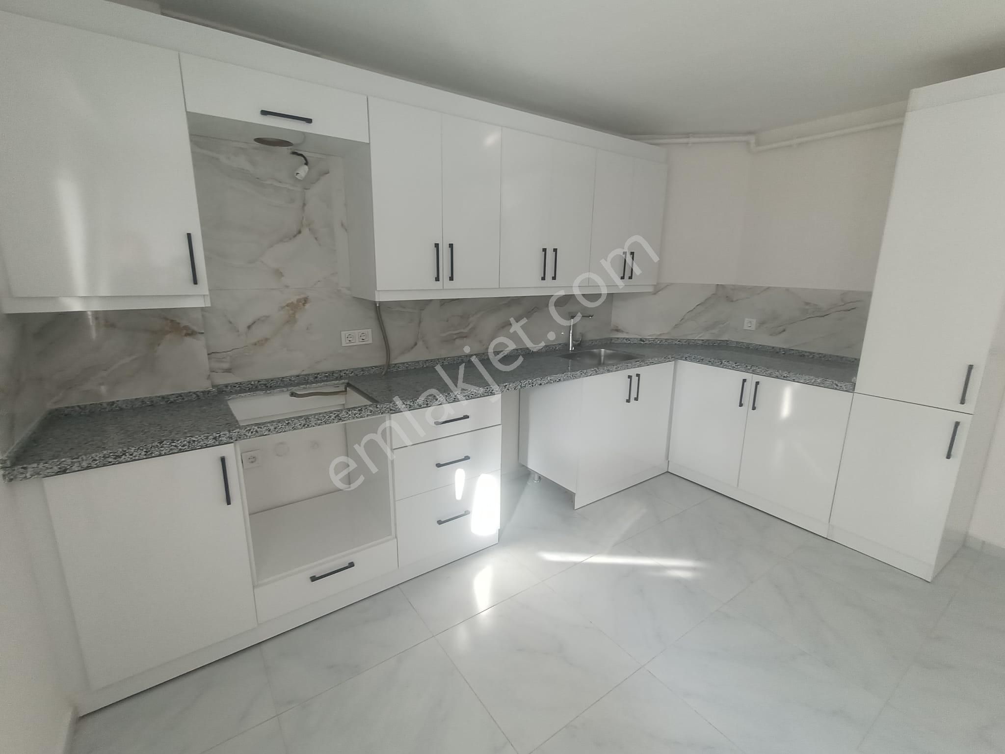 Latife Hanım Köşkü Cepheli Geniş 3+1 Masrafsız Köşe Daire - Görsel 3