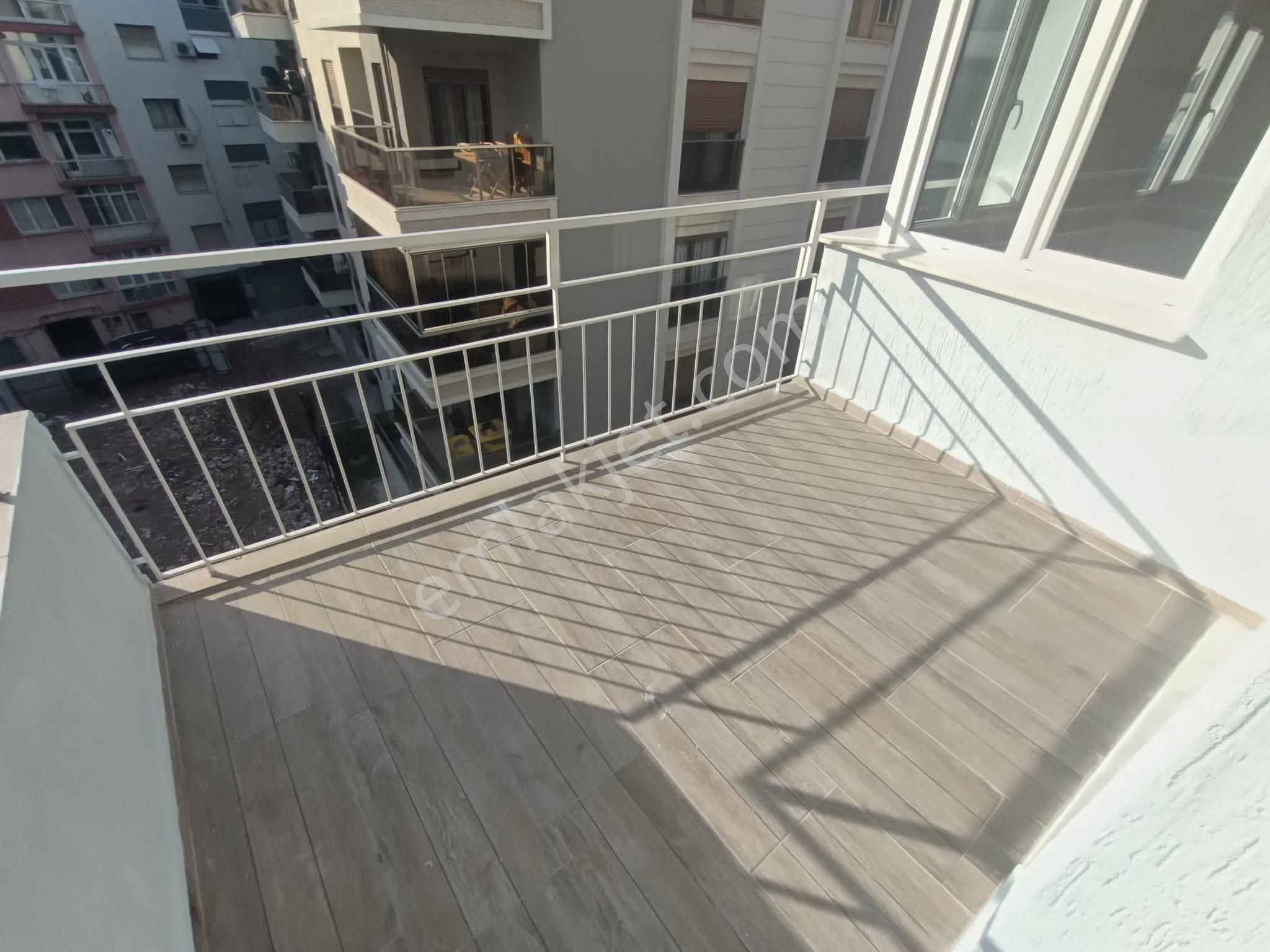 Latife Hanım Köşkü Cepheli Geniş 3+1 Masrafsız Köşe Daire - Görsel 14