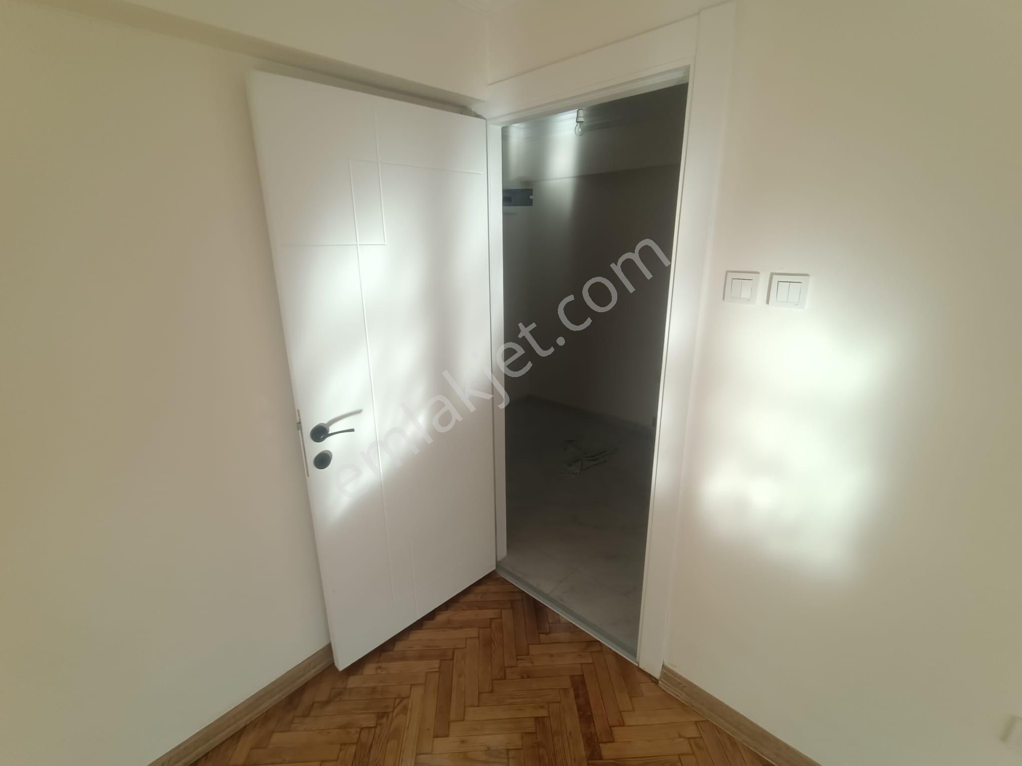 Latife Hanım Köşkü Cepheli Geniş 3+1 Masrafsız Köşe Daire - Görsel 17