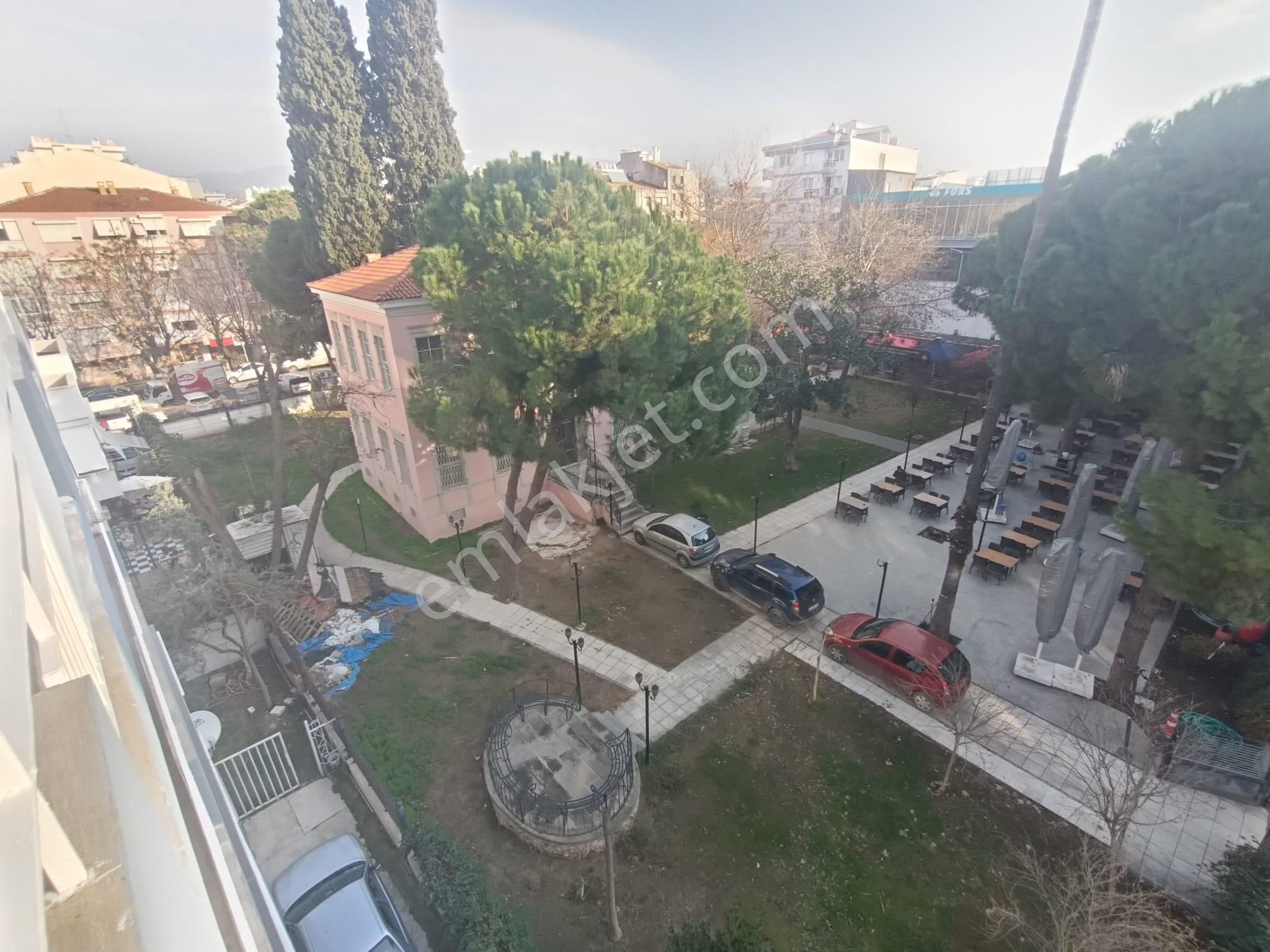 Latife Hanım Köşkü Cepheli Geniş 3+1 Masrafsız Köşe Daire - Görsel 11