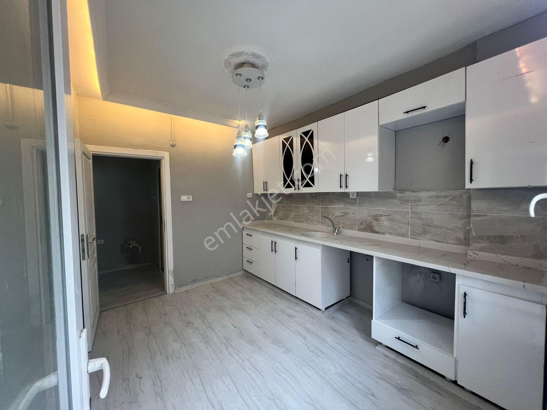 Karınca'dan Nusratiye'de İçi Full Yapılı Bağımsız Mutfaklı 3+1 Kiralık