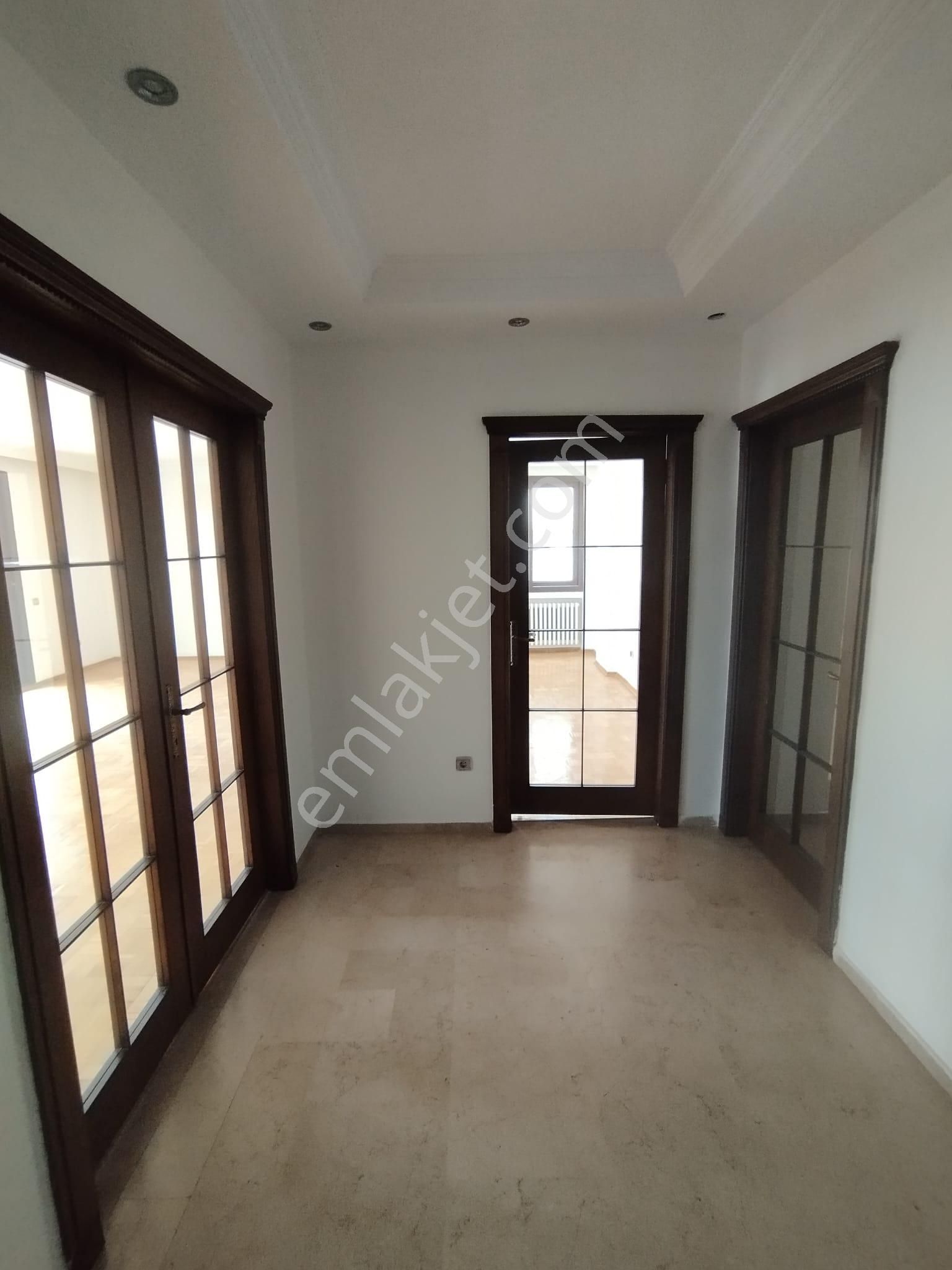 Ziyapaşa Blv Şinası Efendi Sokağında 3+1 210m2 Ekstralı Kiralık Ofis - Görsel 4