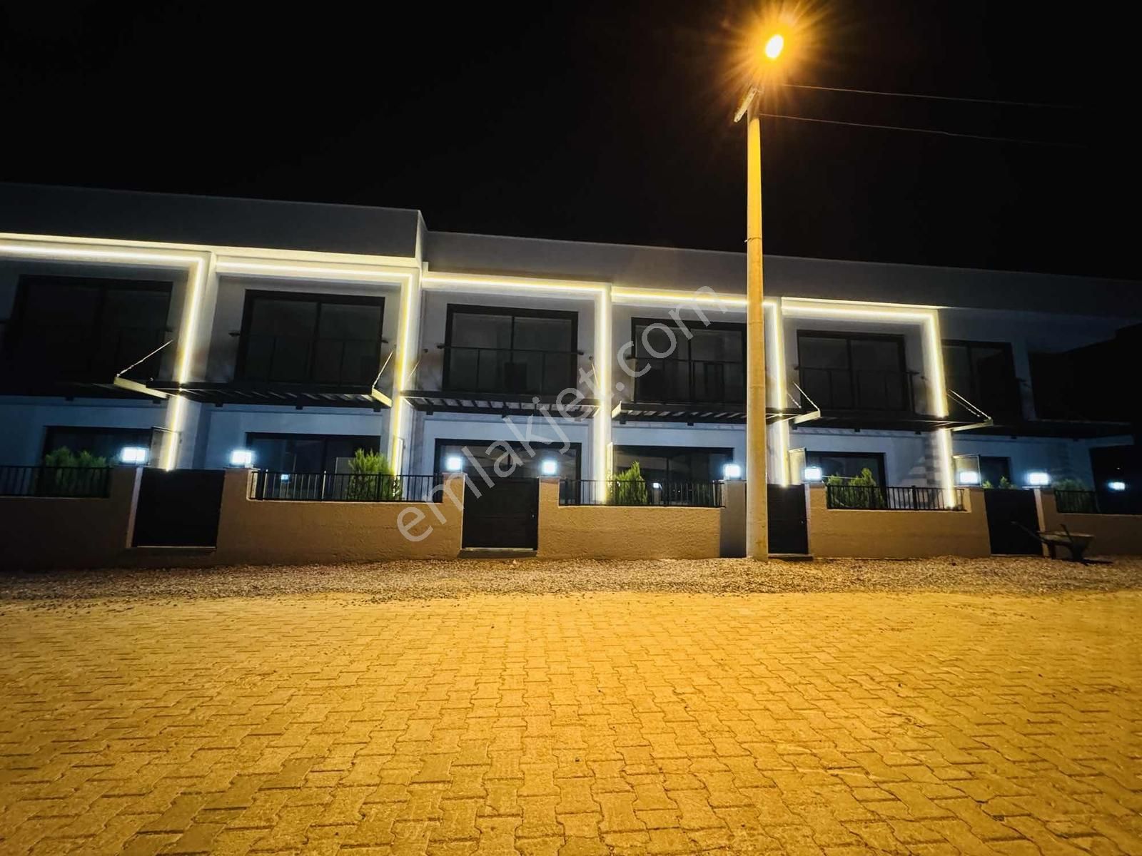 Ev-kur Emlaktan Kuşadası Güzelçamlı'da Havuzlu 3+1 Villa - Görsel 30