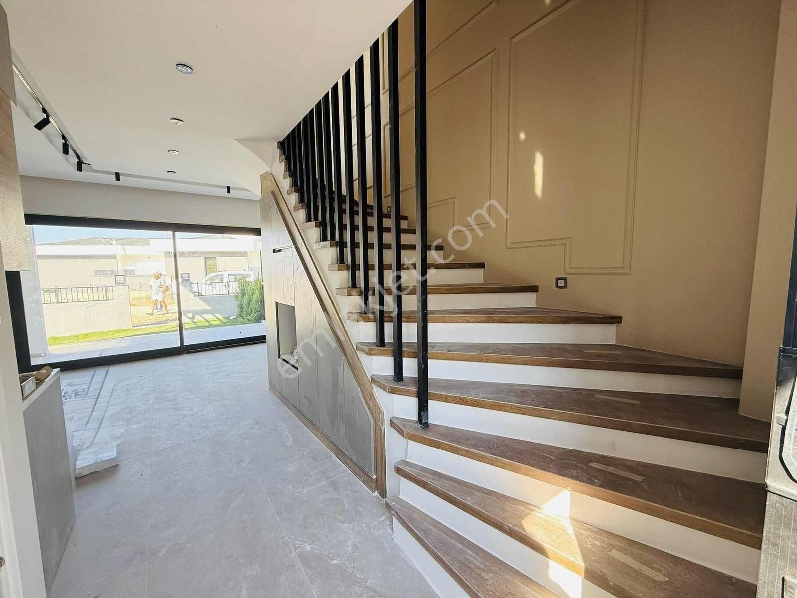 Ev-kur Emlaktan Kuşadası Güzelçamlı'da Havuzlu 3+1 Villa - Görsel 4