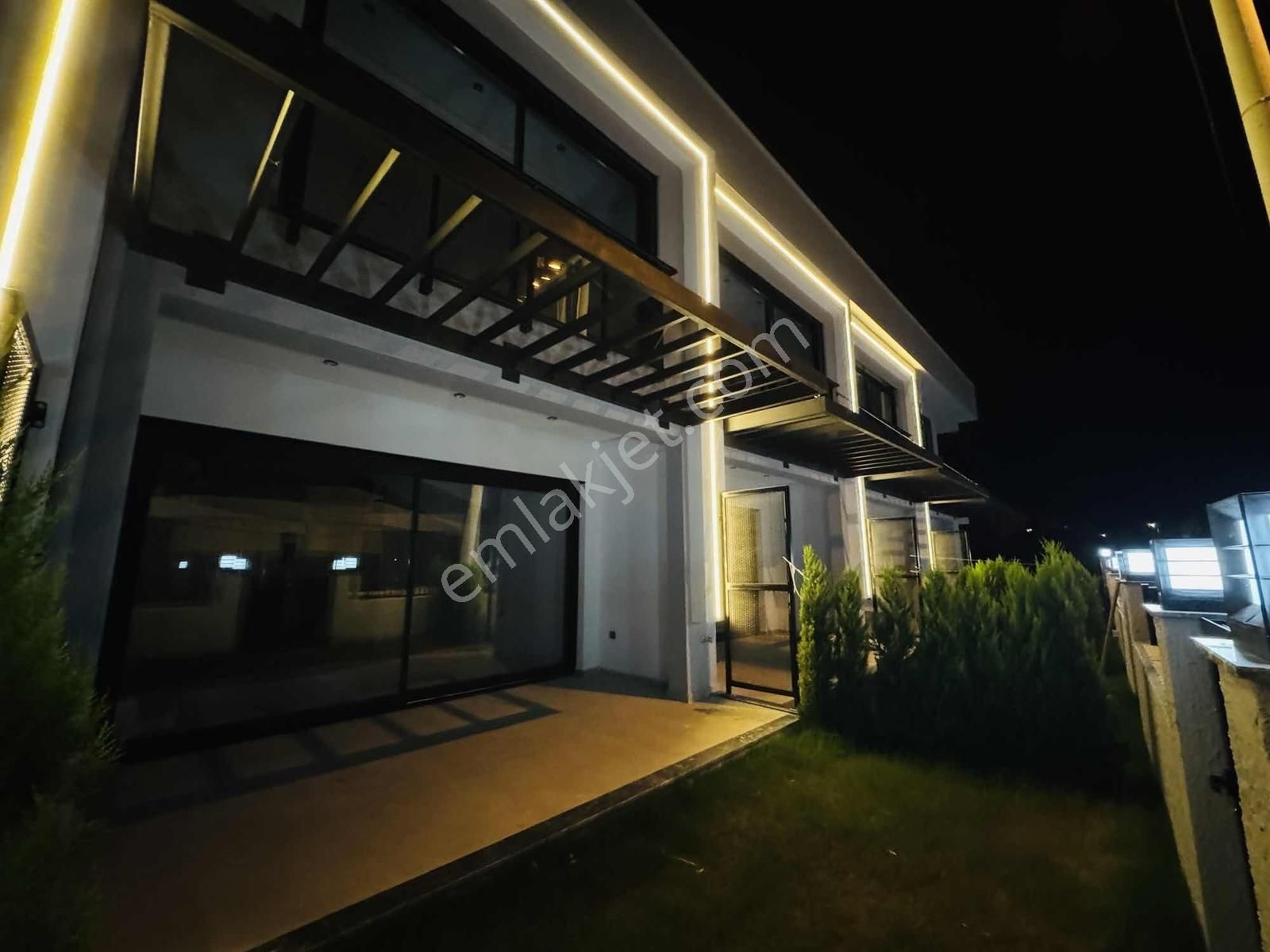 Ev-kur Emlaktan Kuşadası Güzelçamlı'da Havuzlu 3+1 Villa - Görsel 32