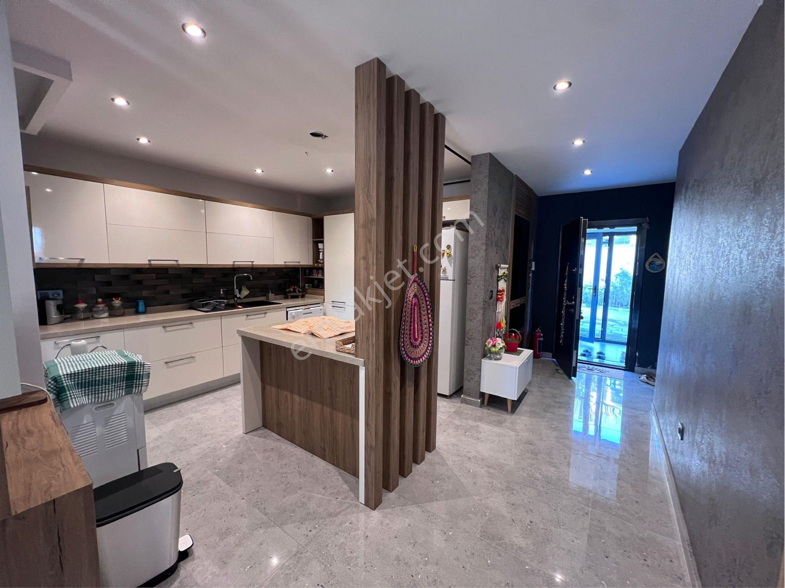 Değirmendere'de Özel Havuzlu, Bahçeli 4+1 Müstakil Villa - Görsel 22